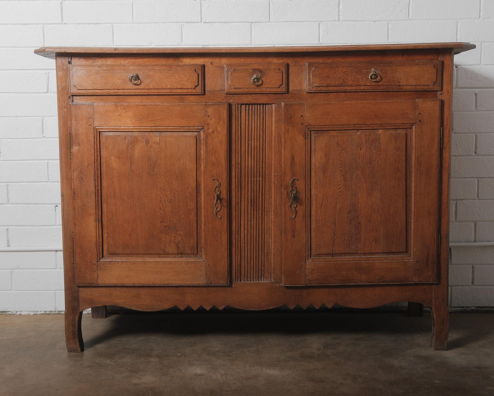 19th Century French Provincial Oak Buffet For Sale 5