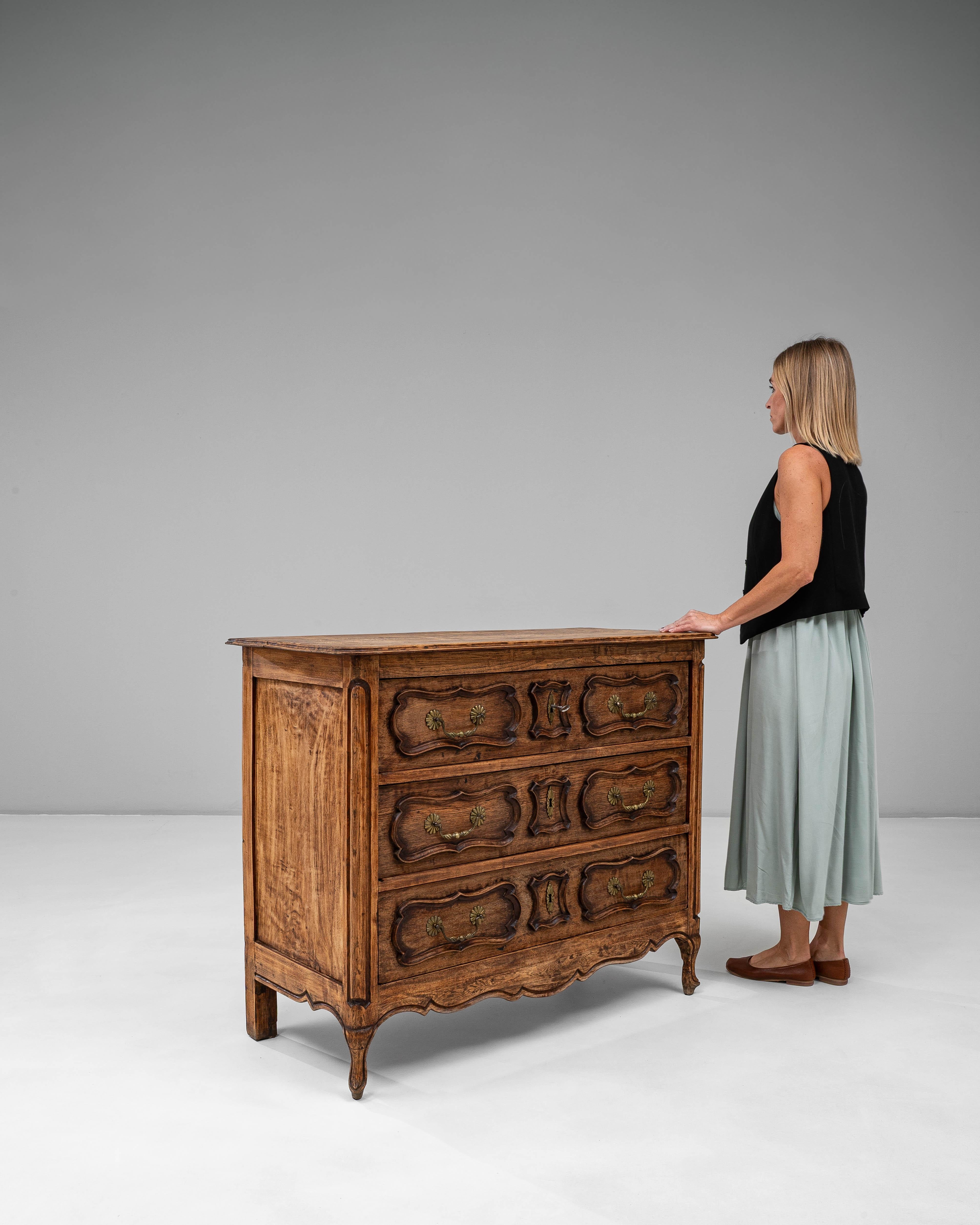 Cassettiera in quercia della provincia francese del XIX secolo in vendita 9