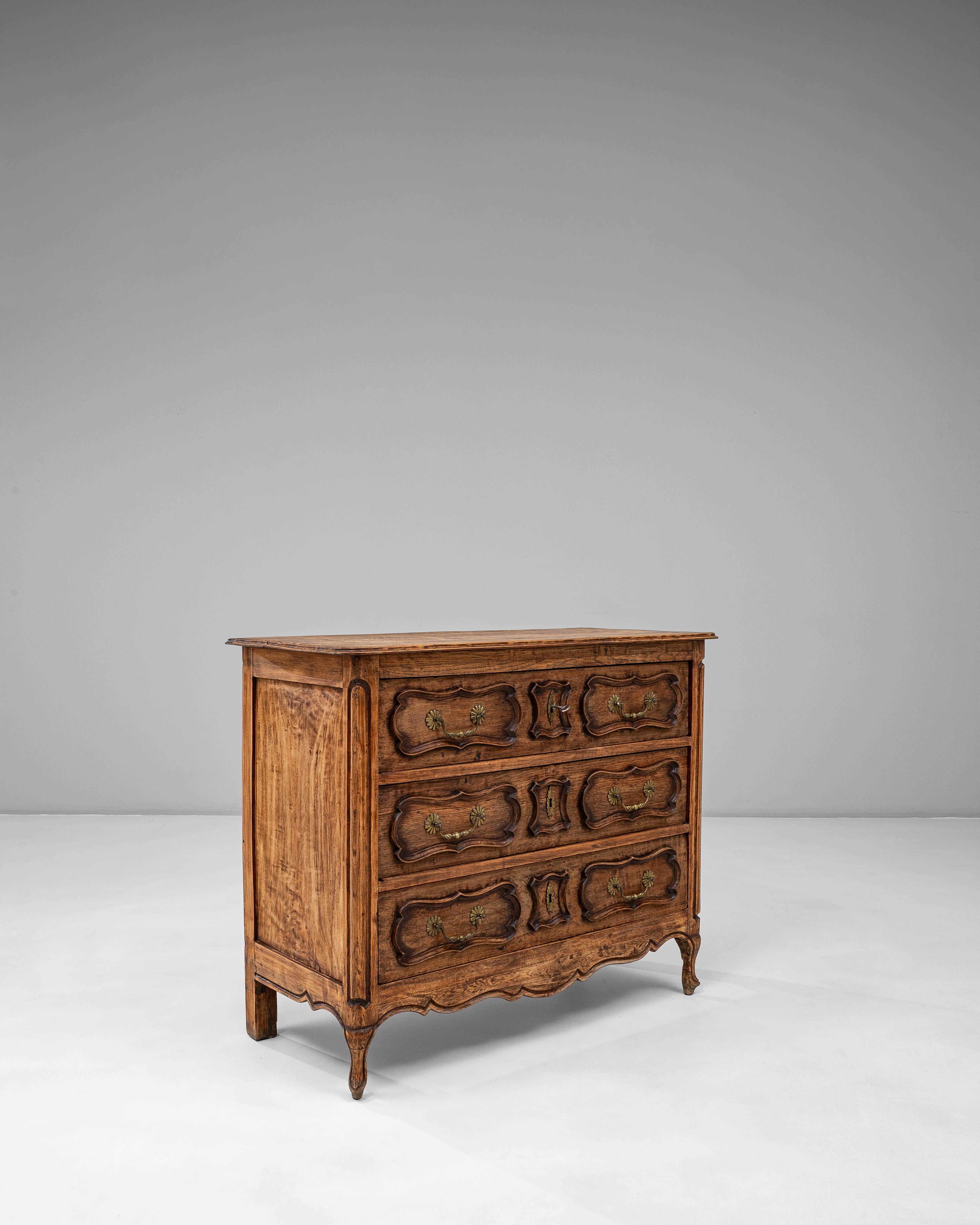 Cassettiera in quercia della provincia francese del XIX secolo in vendita 10