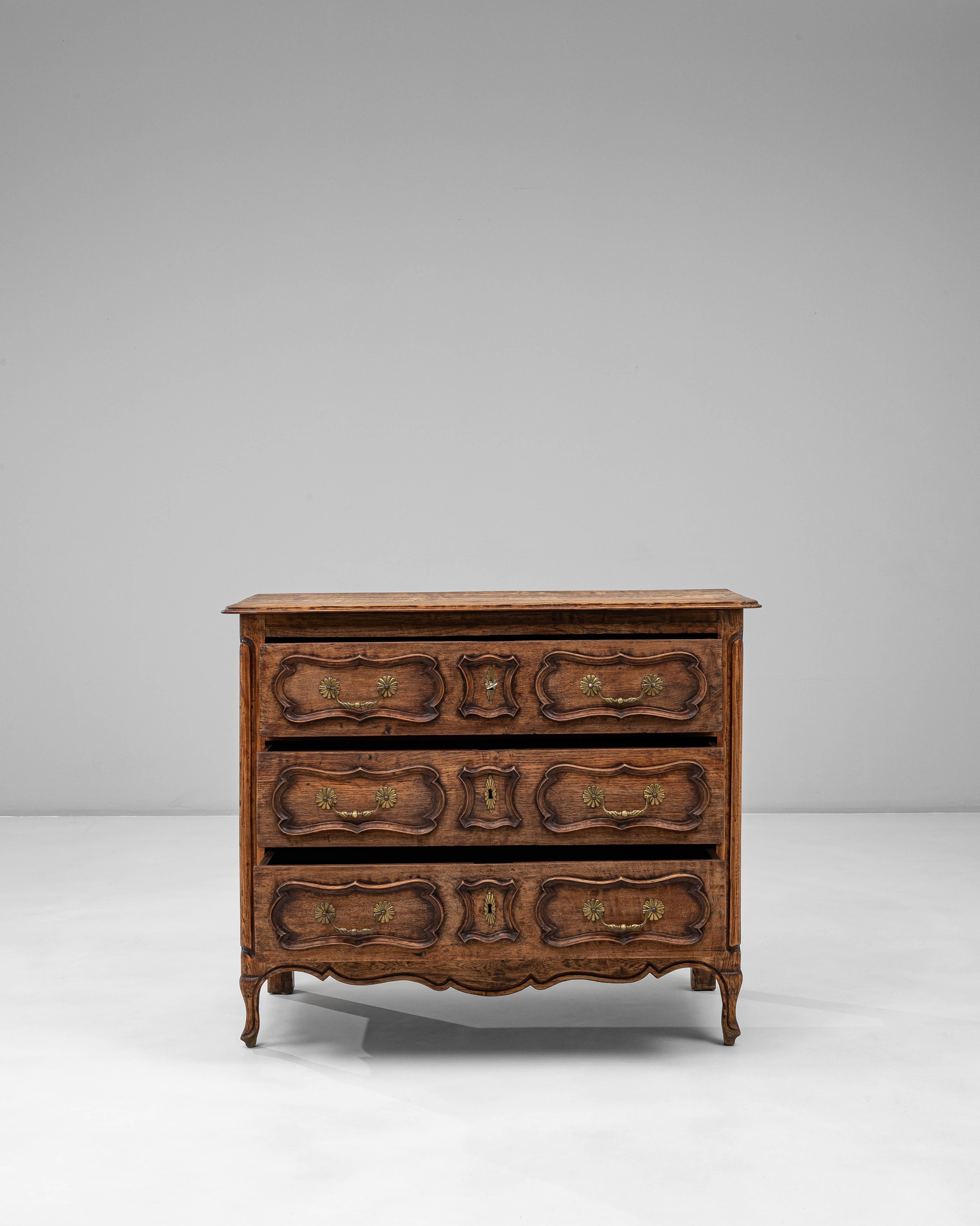 Francese Cassettiera in quercia della provincia francese del XIX secolo in vendita