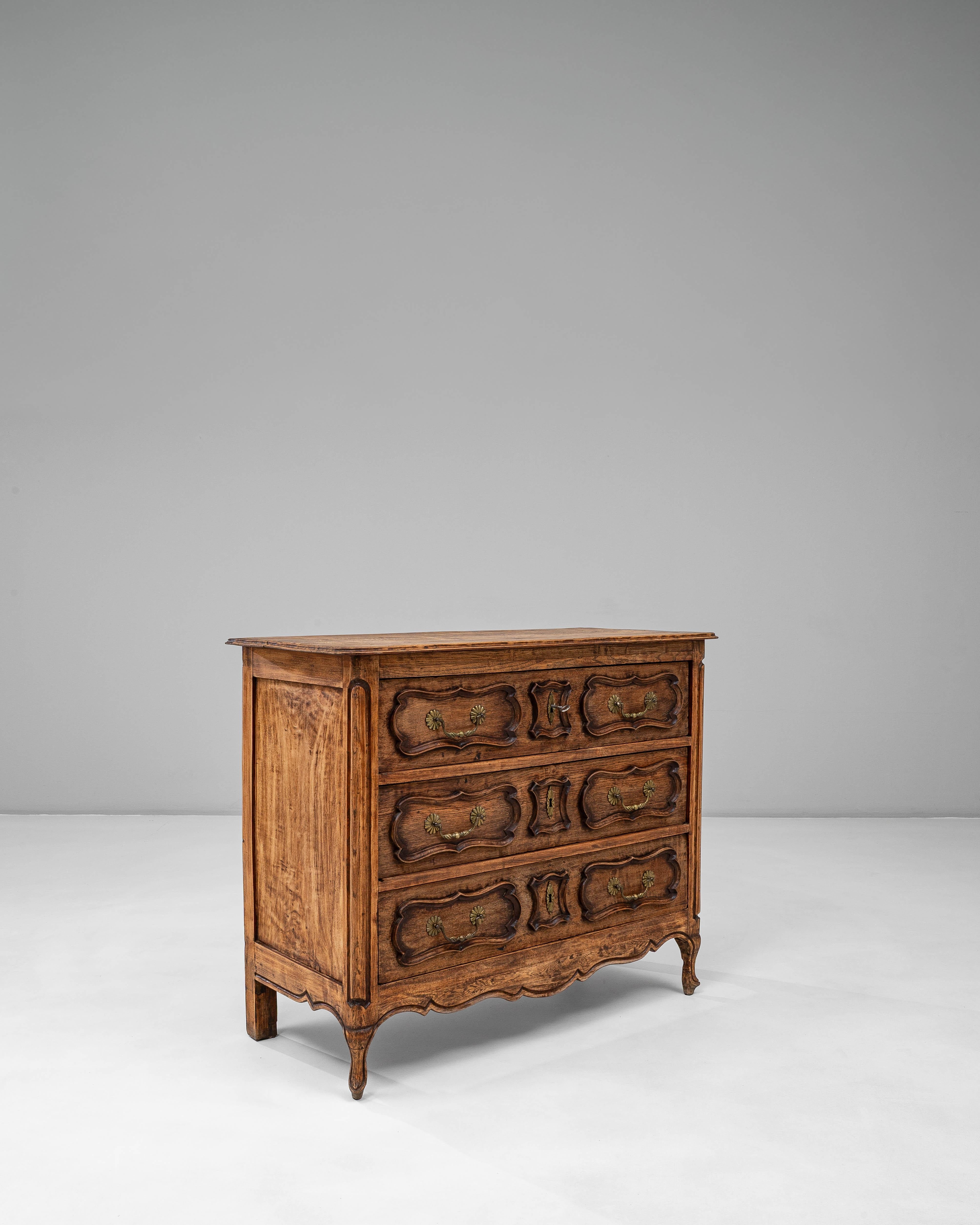 Cassettiera in quercia della provincia francese del XIX secolo in vendita 4