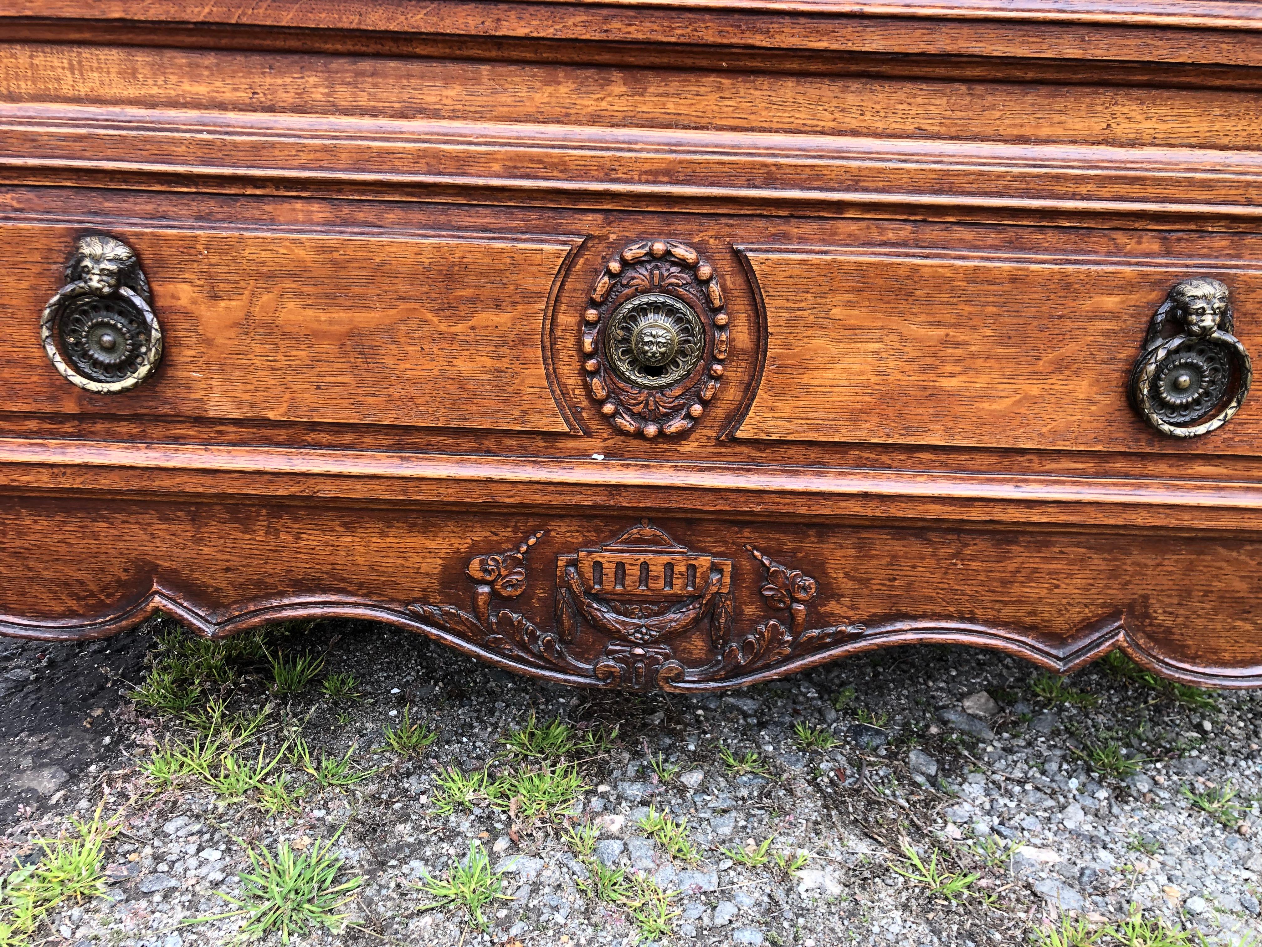 19th Century French Provincial Oak Commode In Good Condition For Sale In Charleston, SC