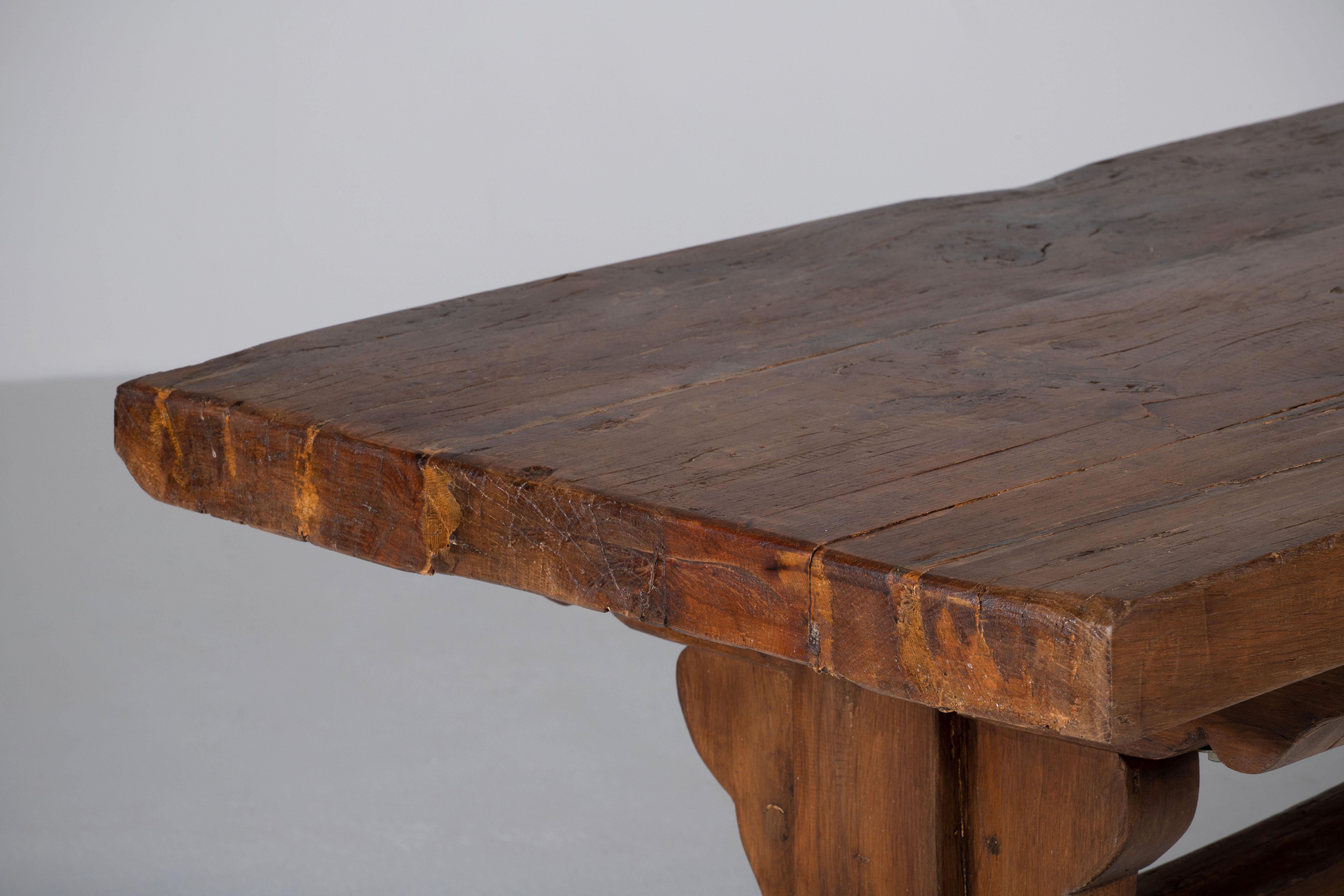 19th Century French Provincial Oak Farmhouse Dining Table, Rustic For Sale 4