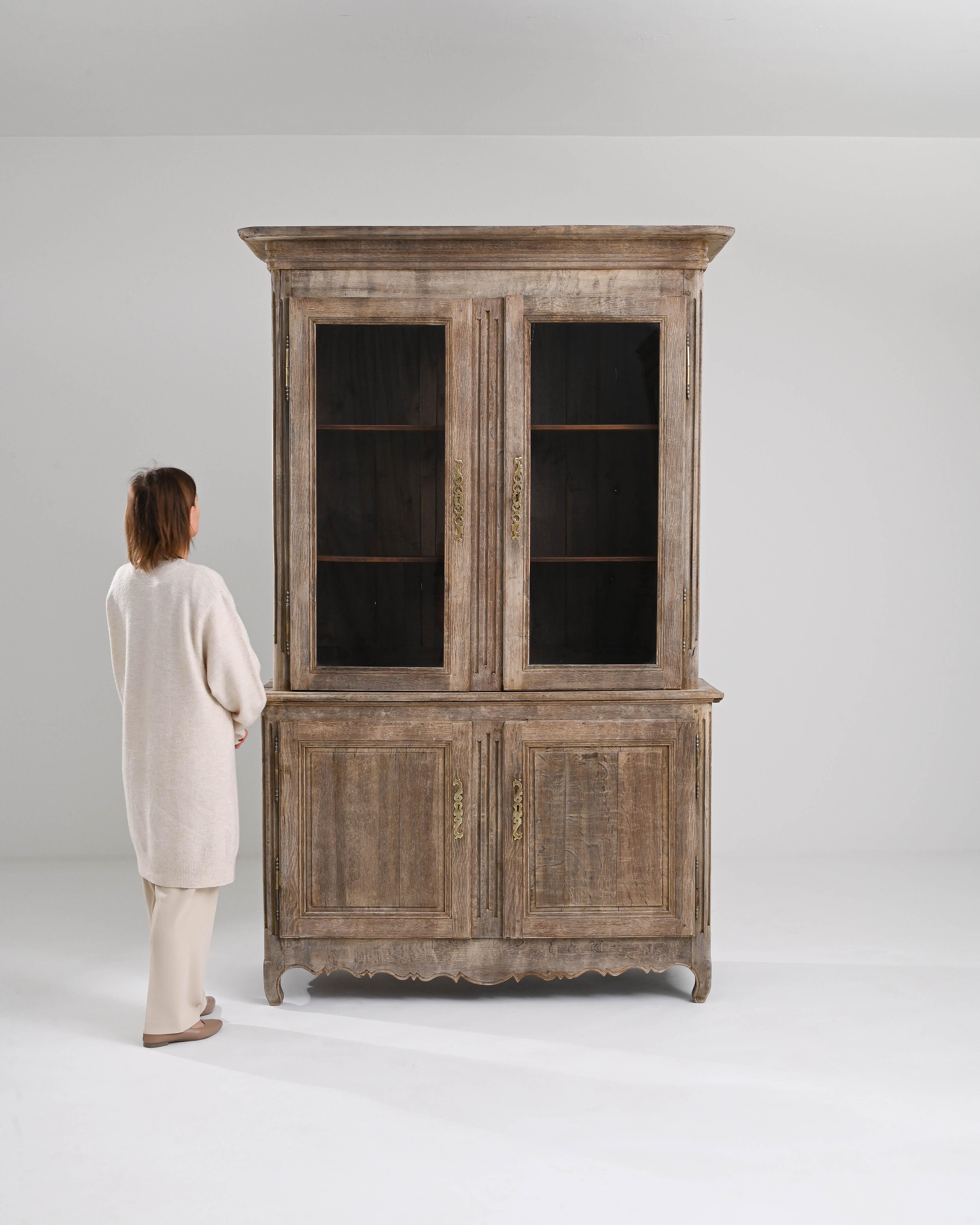 19th Century French Provincial Oak Vitrine In Good Condition For Sale In High Point, NC