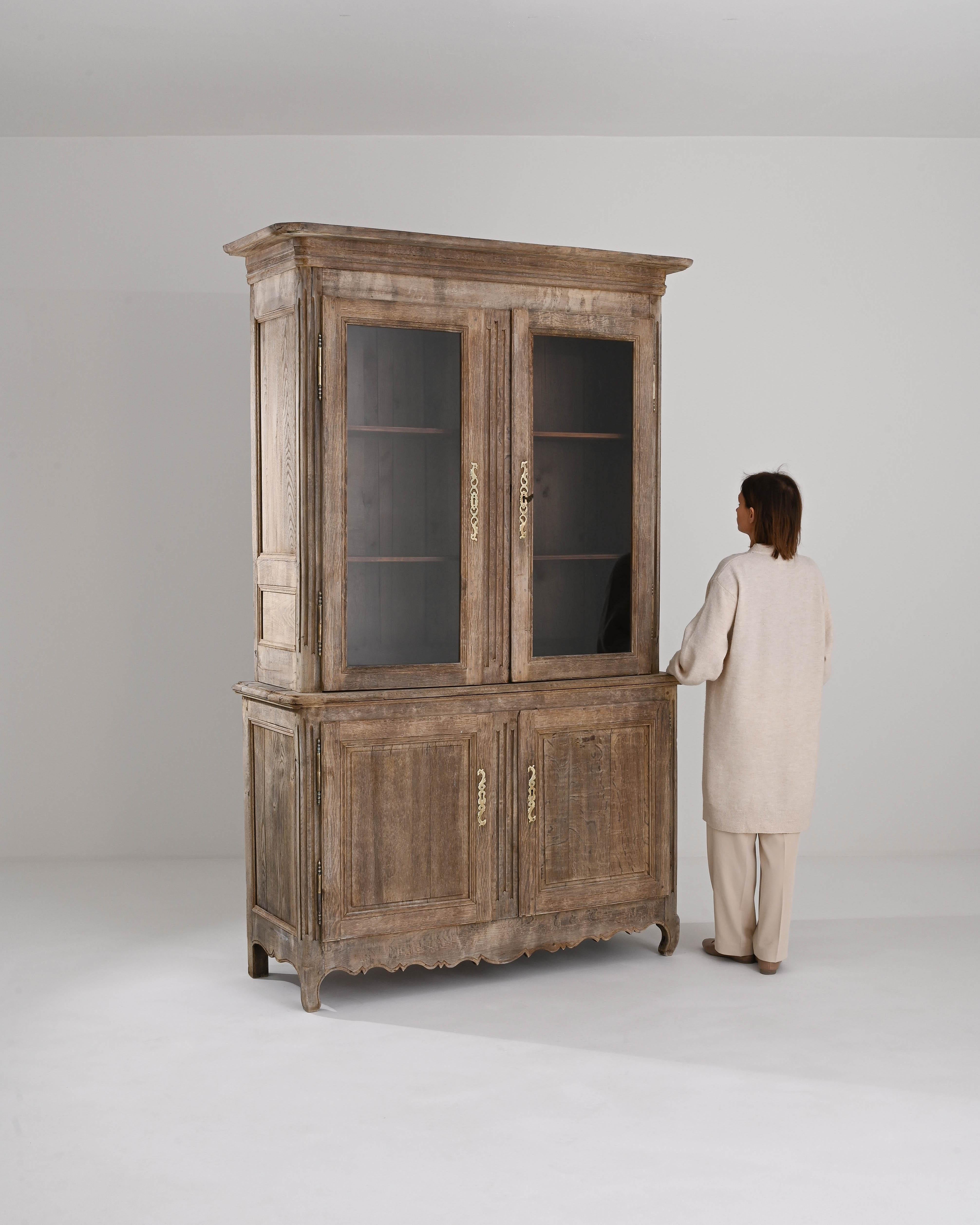19th Century French Provincial Oak Vitrine For Sale 2