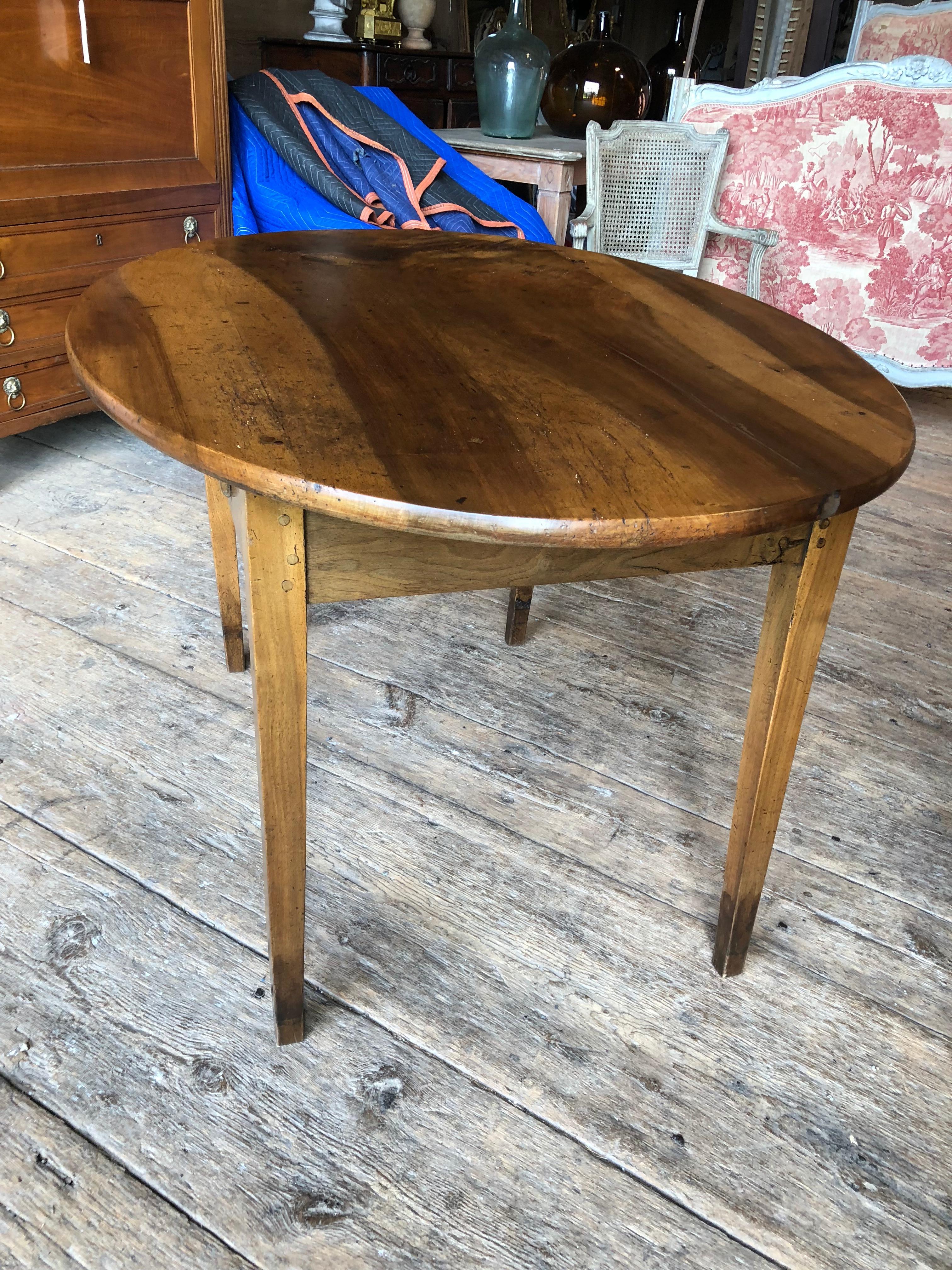 19th Century French Provincial Oval Breakfast Table 2