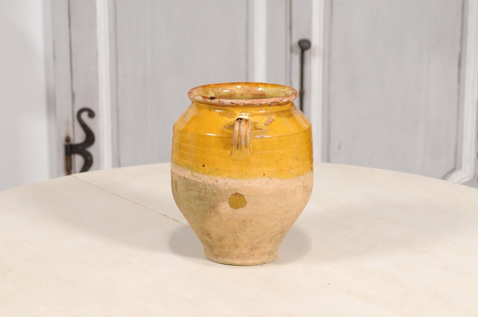 19th Century French Provincial Rustic Pot à Confit with Yellow Glaze and Handles In Good Condition For Sale In Atlanta, GA