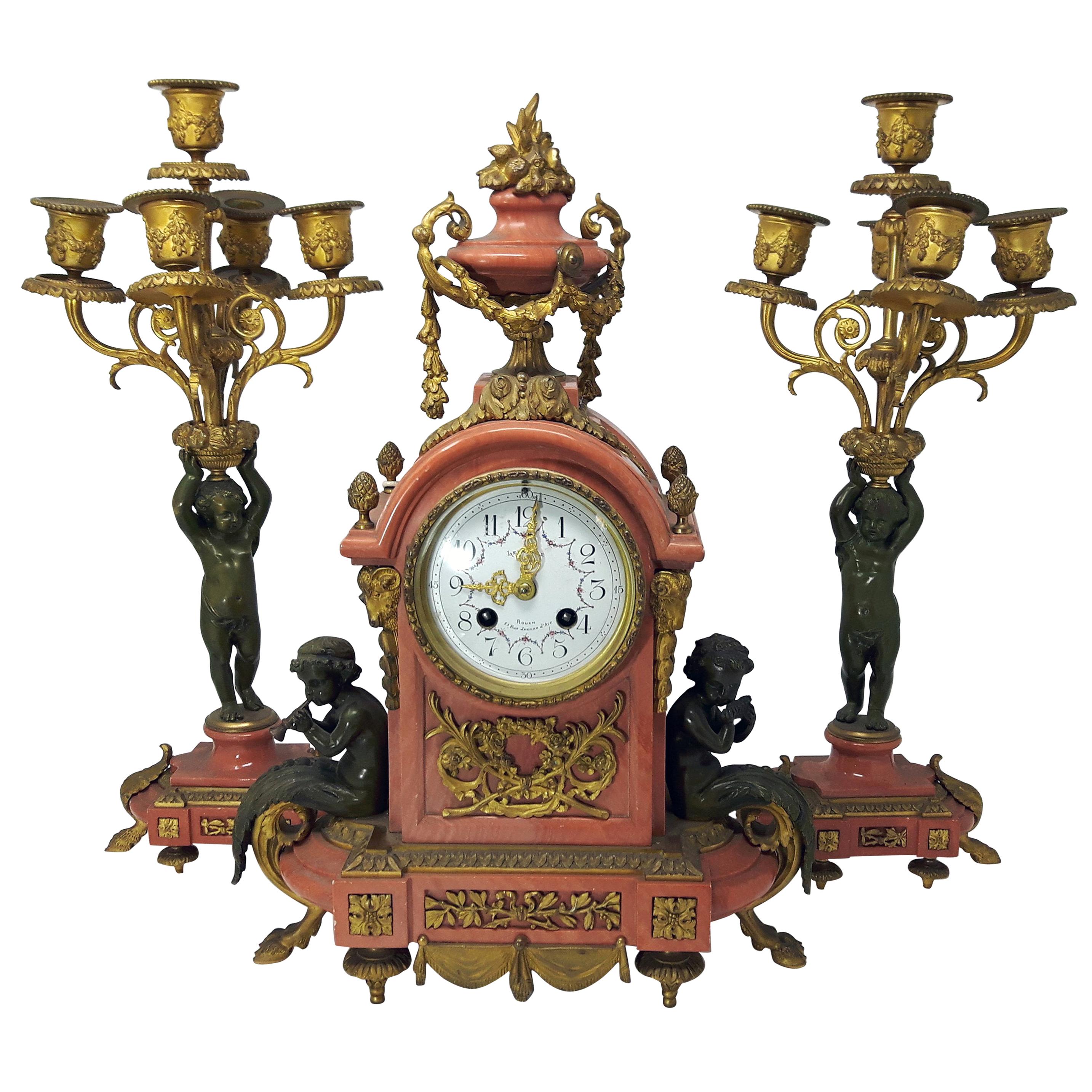 Ensemble d'horloges provinciales françaises à trois pièces du XIXe siècle
