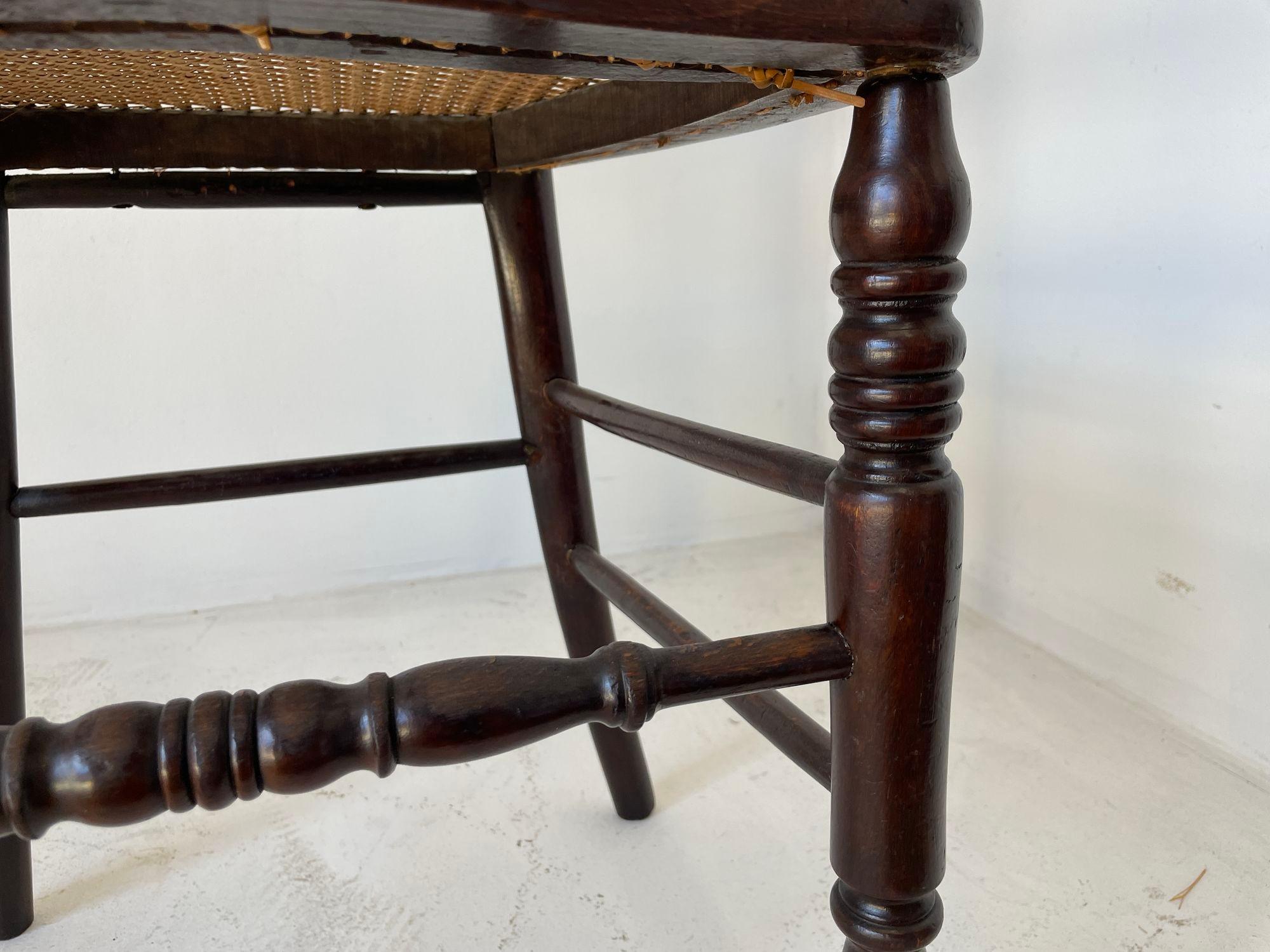 19th Century French Provincial Walnut Caned Chair For Sale 5