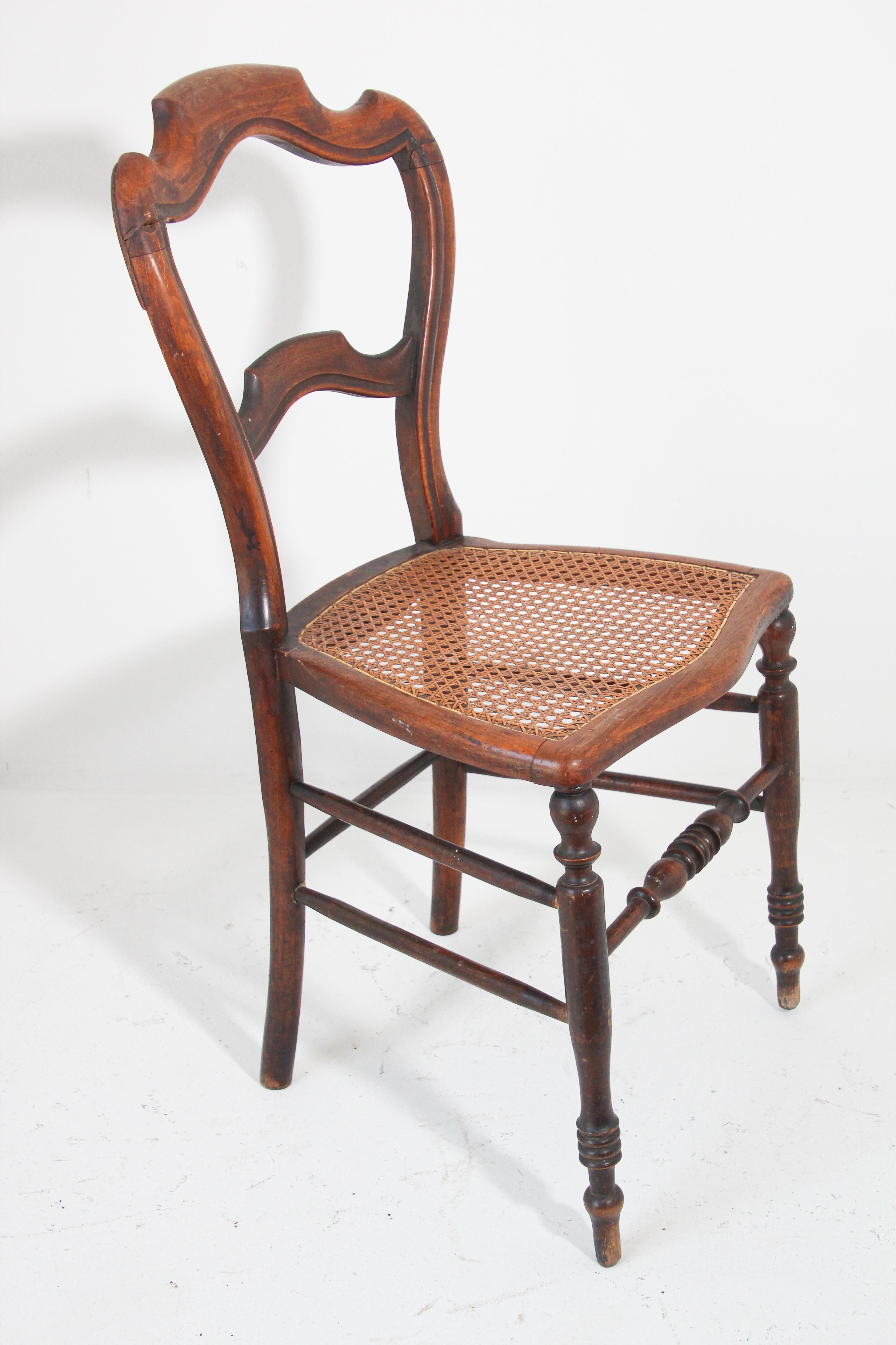 19th Century French Provincial Walnut Caned Chair In Good Condition In North Hollywood, CA
