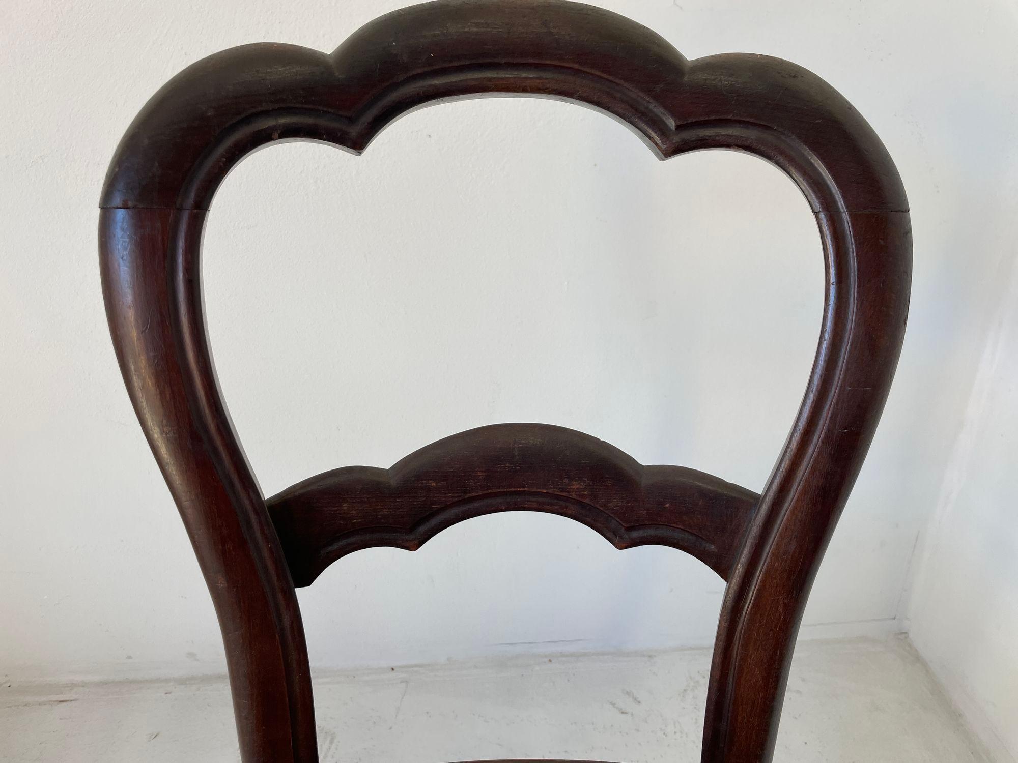19th Century French Provincial Walnut Caned Chair In Good Condition For Sale In North Hollywood, CA