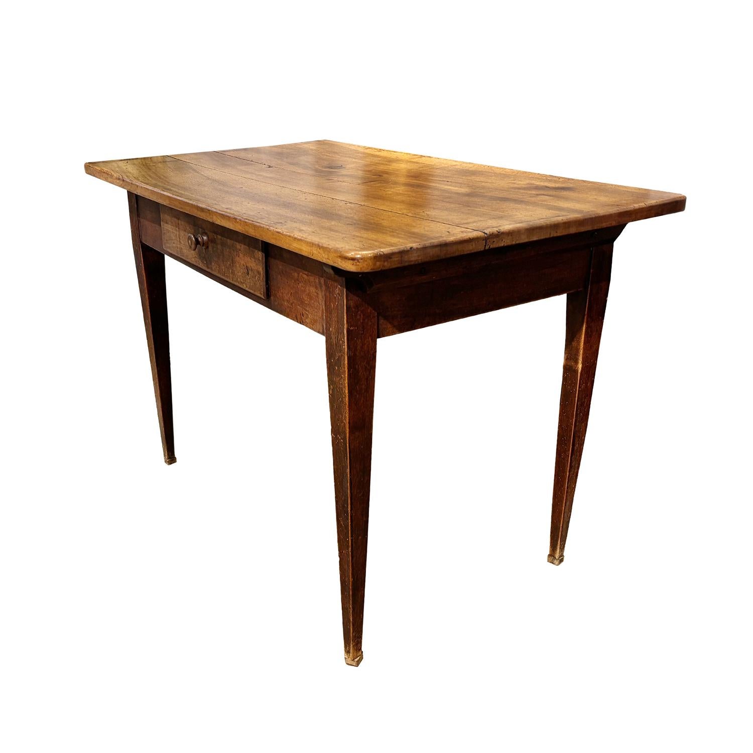 19th Century French Provincial Walnut End Table - Antique Rectangular Farm Table For Sale 2