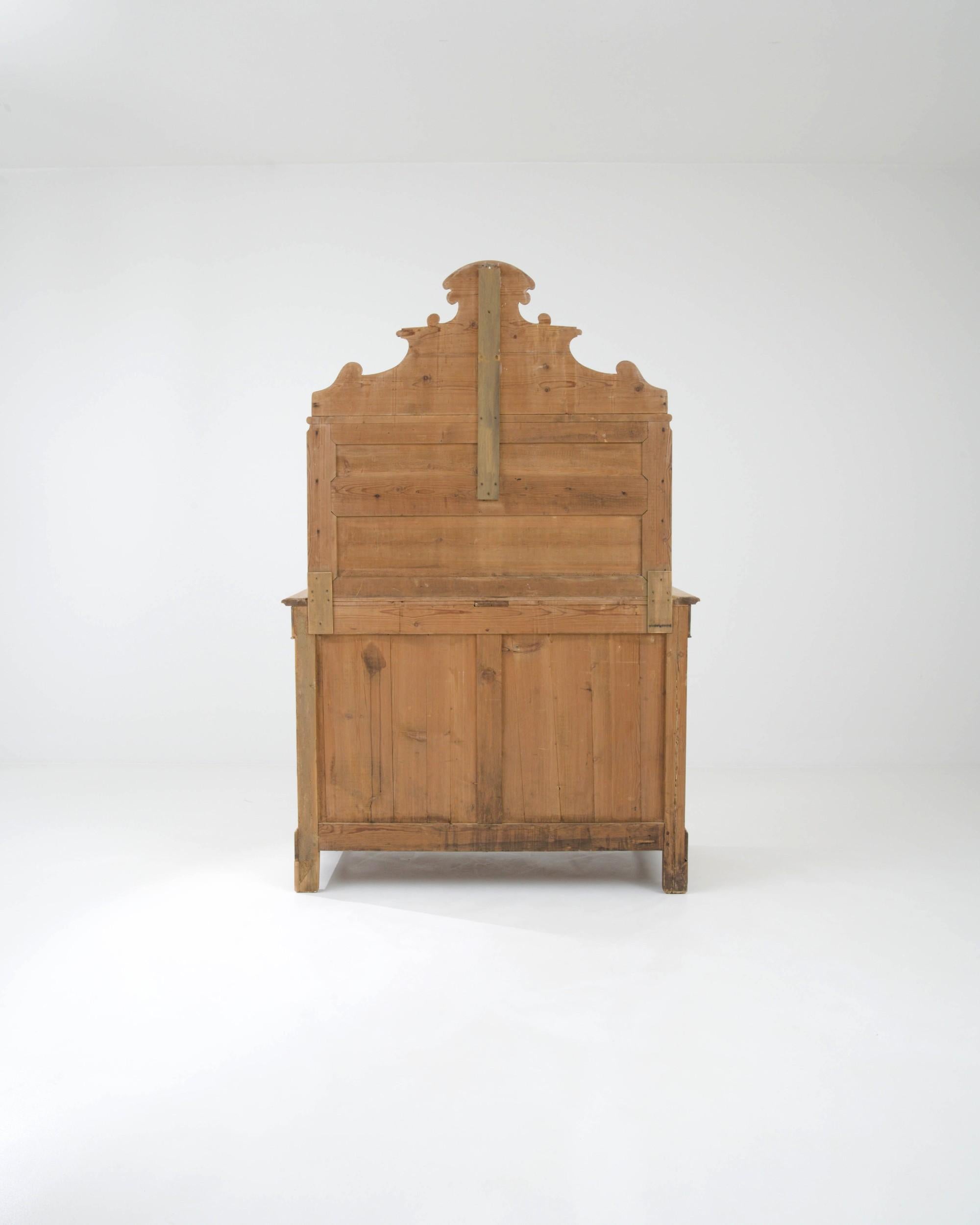 Commode provinciale française du 19ème siècle en bois en vente 6