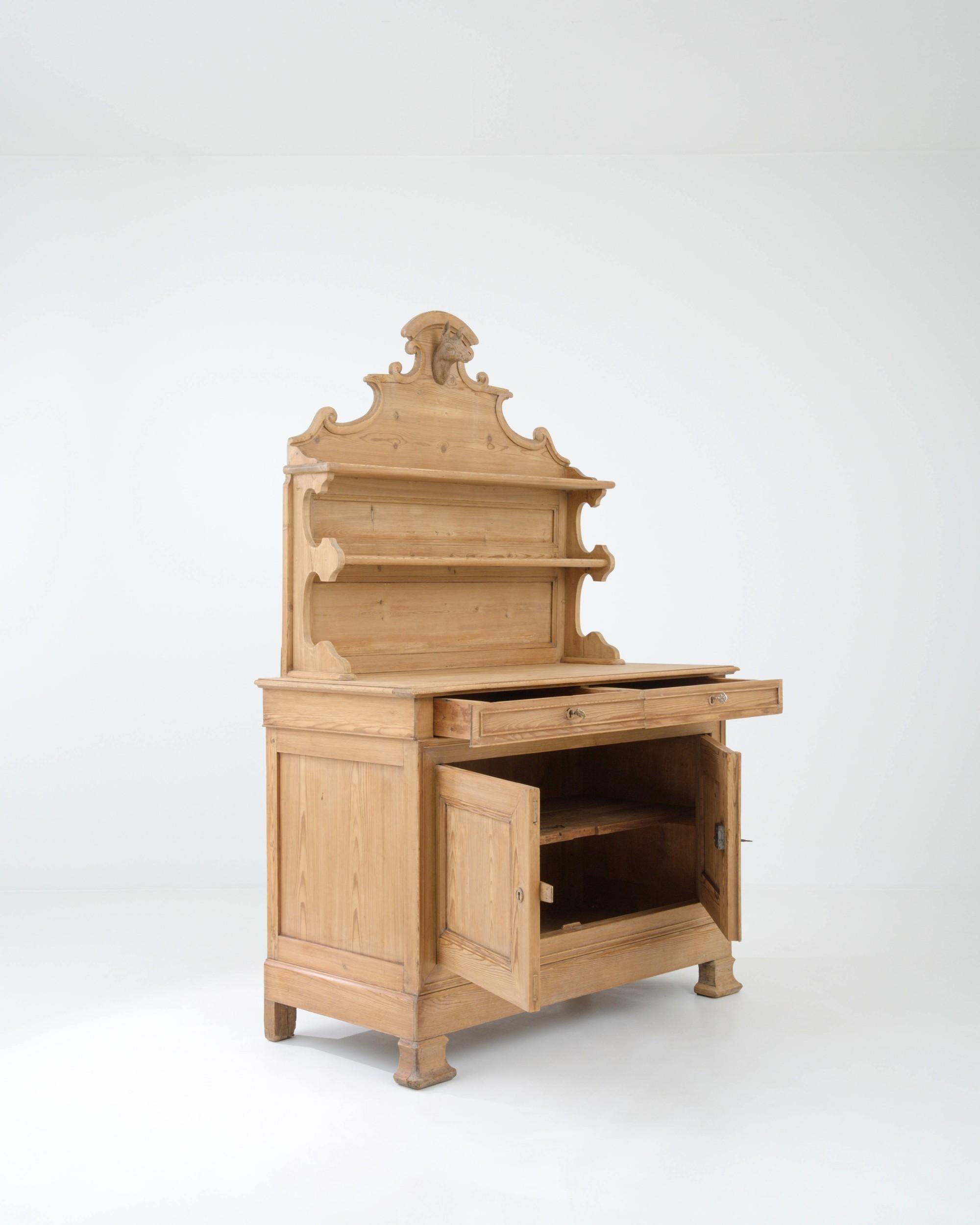 XIXe siècle Commode provinciale française du 19ème siècle en bois en vente