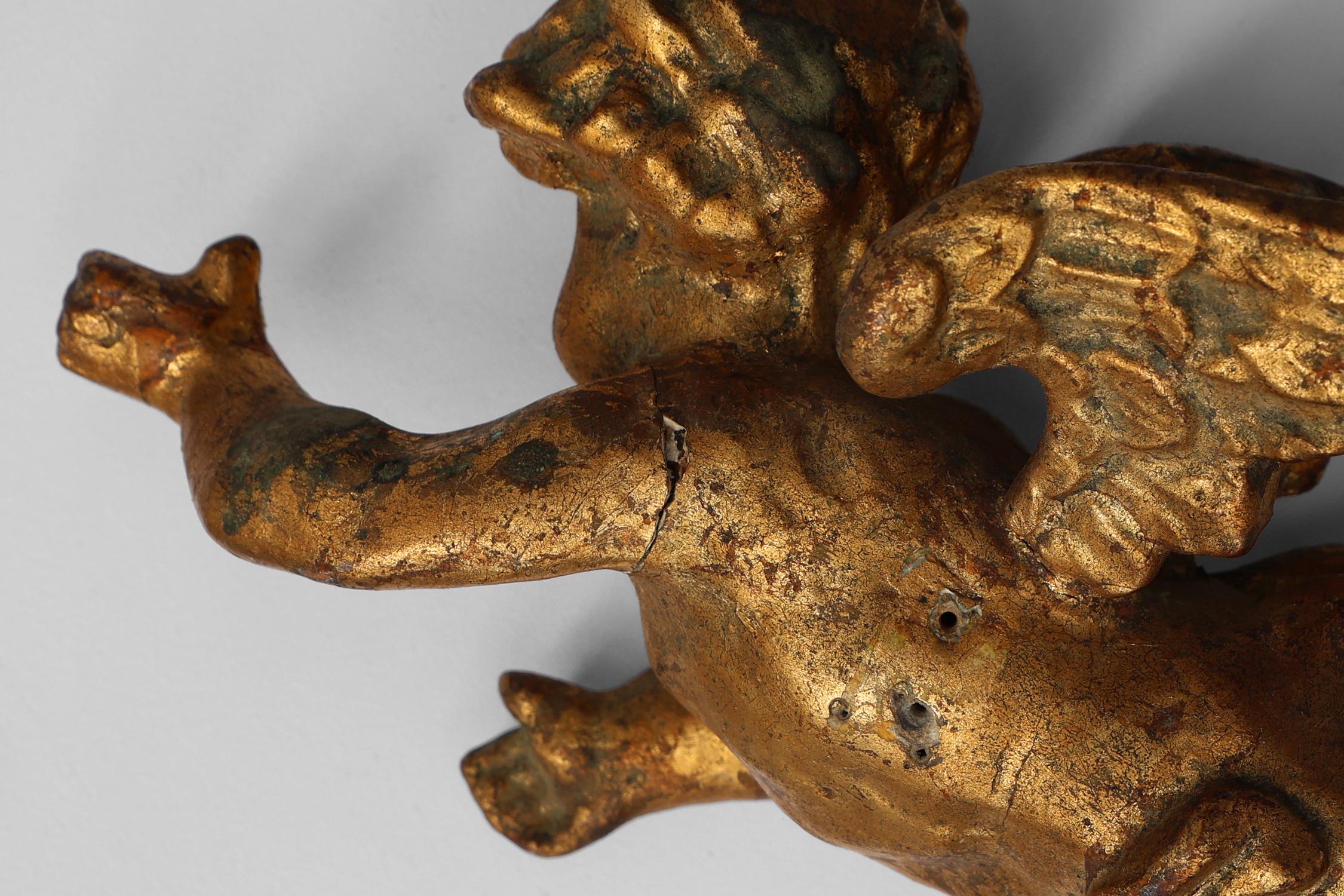 19th Century French putti in carved wood and gilded plaster For Sale 4