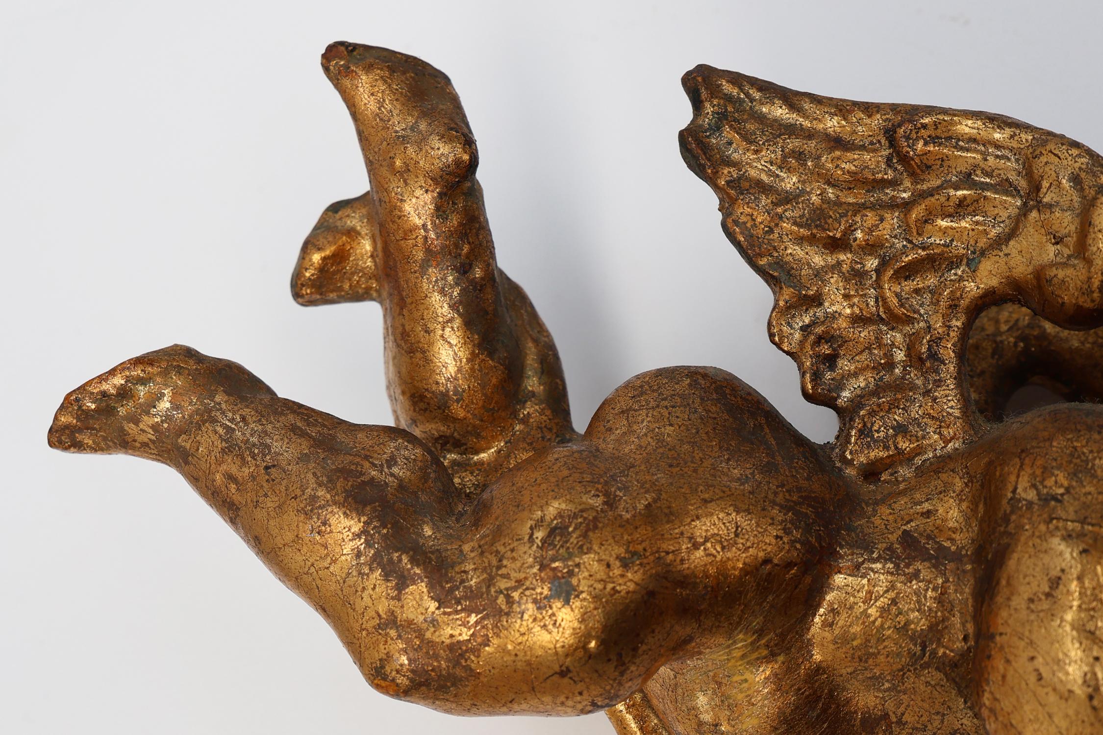 Baroque 19th Century French putti in carved wood and gilded plaster For Sale