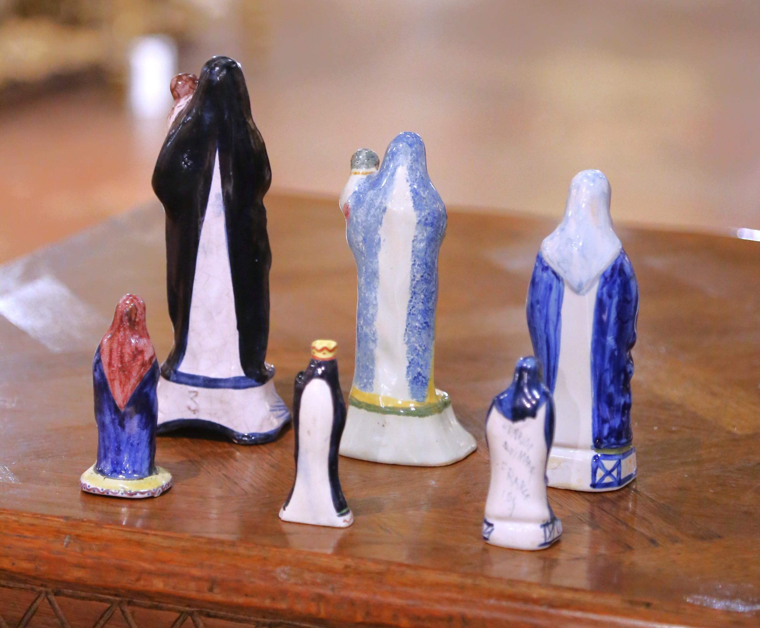 19th Century French Quimper Faience Virgin Mary and St. Anne Figures, Set of Six en venta 5