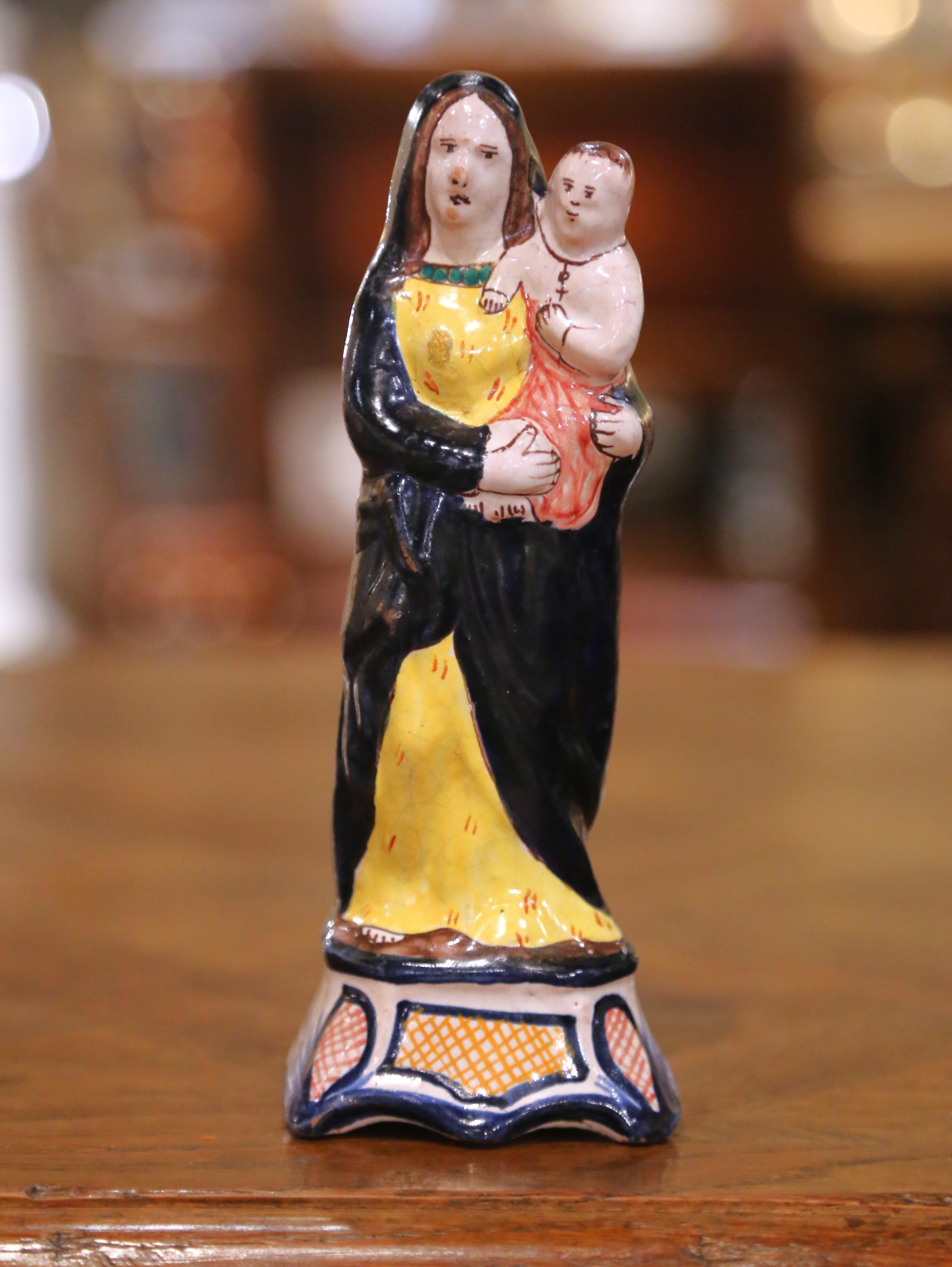 19th Century French Quimper Faience Virgin Mary and St. Anne Figures, Set of Six Fayenza en venta