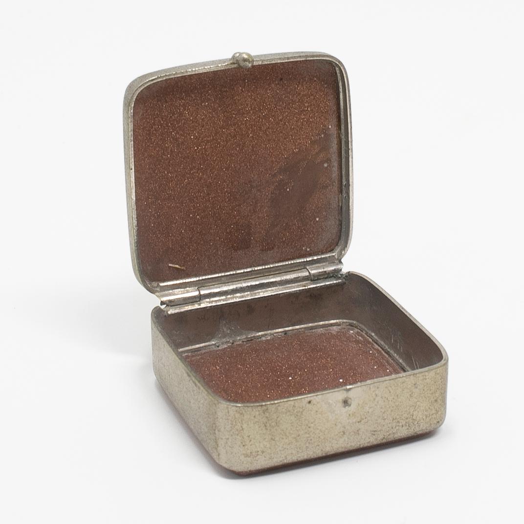 19th Century French Red Aventurine Top Silver Box For Sale 2