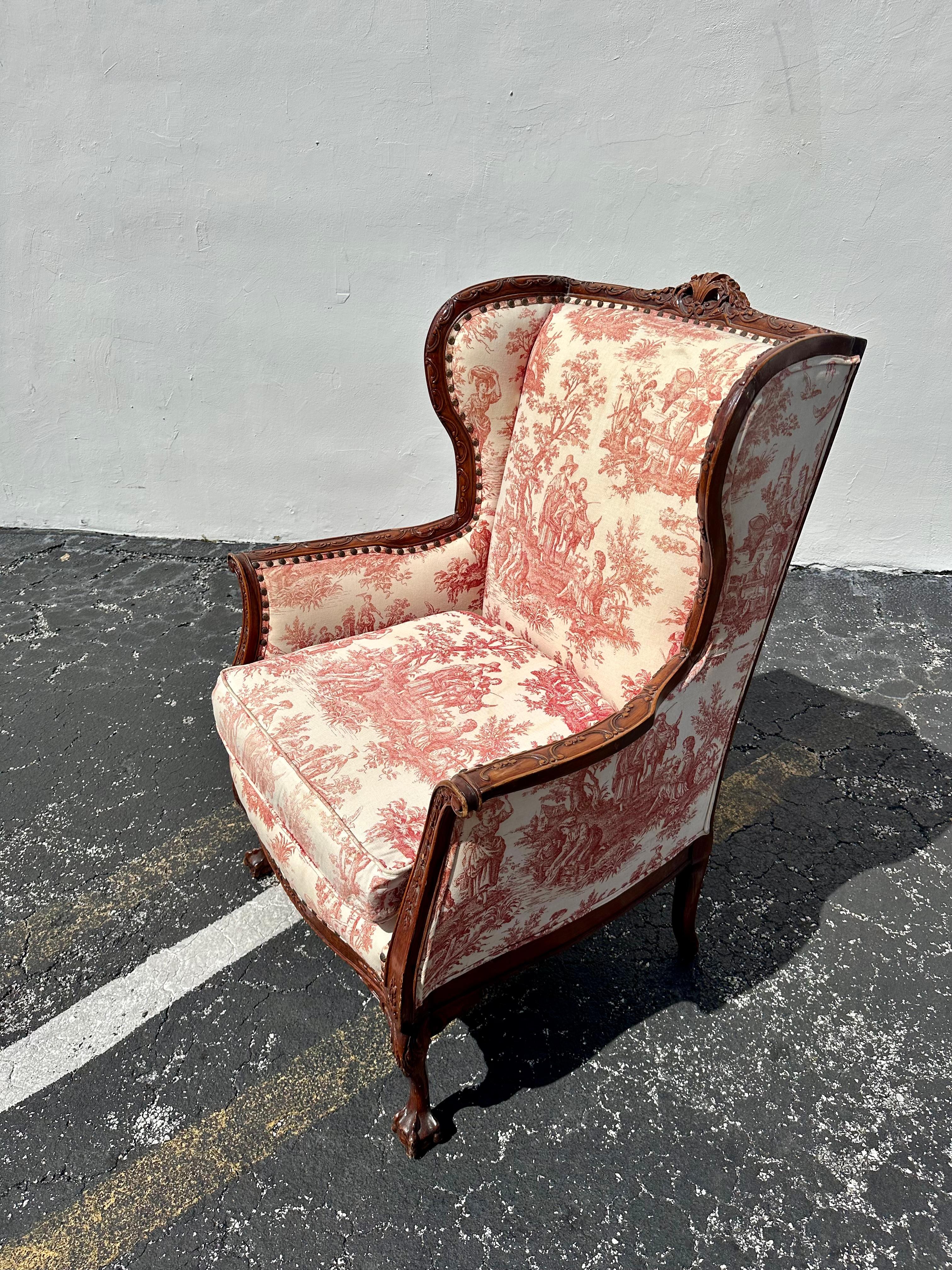 19th Century French Red White Toile Chippendale GIlt Wood Wingback Chair In Good Condition For Sale In Fort Lauderdale, FL
