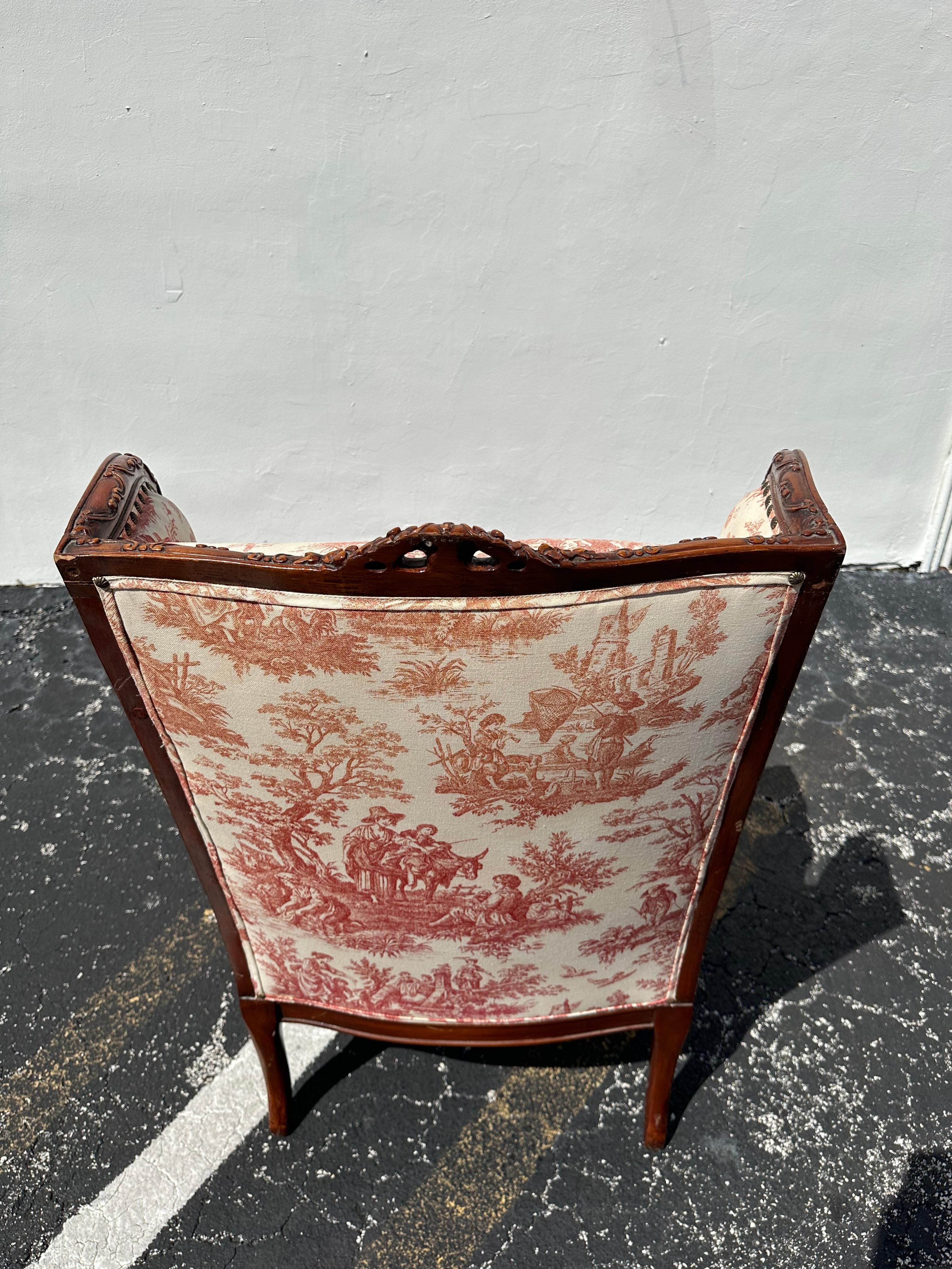 19th Century French Red White Toile Chippendale GIlt Wood Wingback Chair For Sale 3