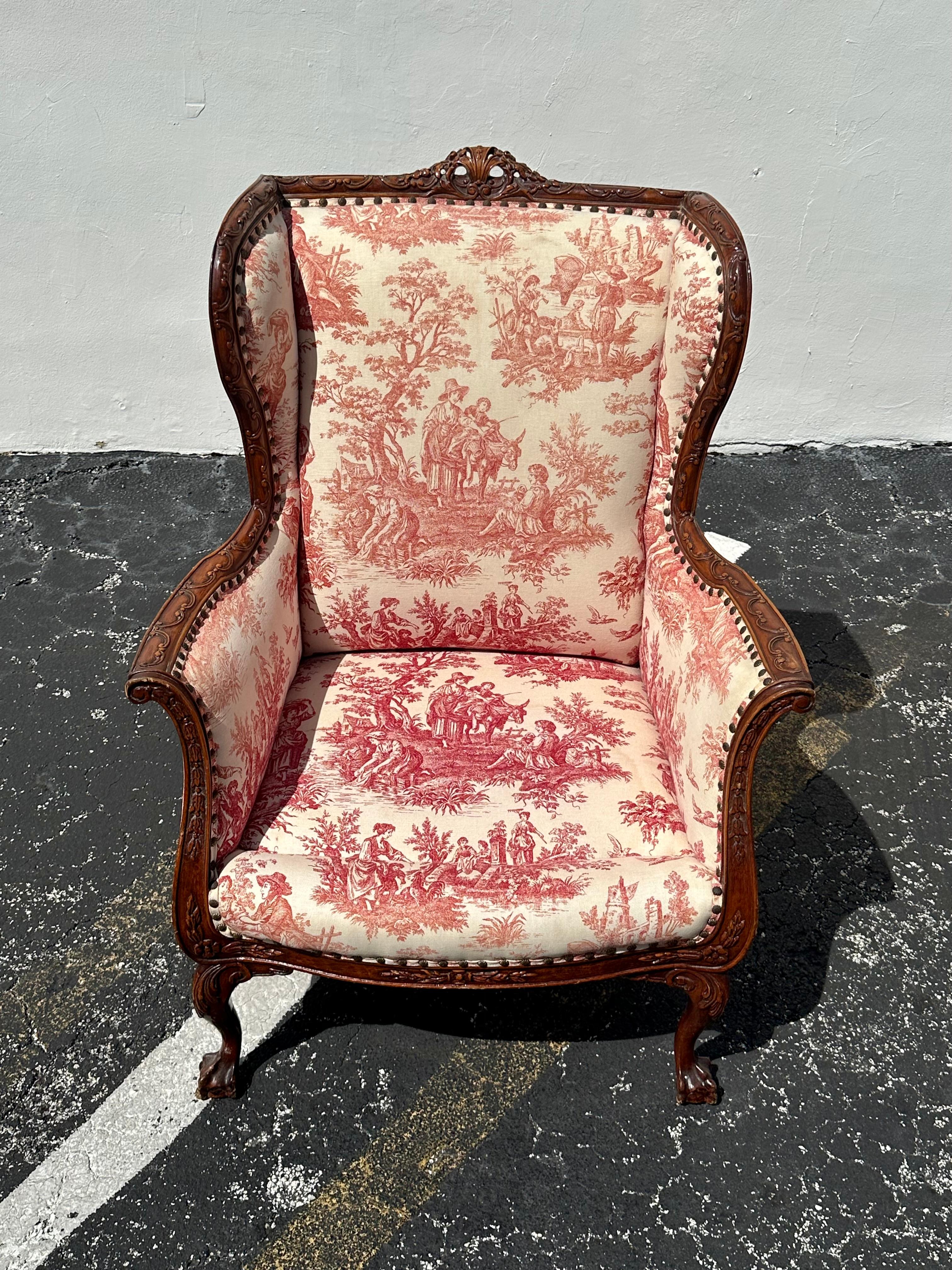 19th Century French Red White Toile Chippendale GIlt Wood Wingback Chair For Sale 4