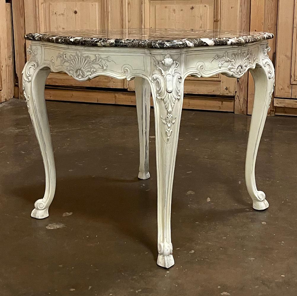 Français Table de style Régence française du 19ème siècle avec plateau en marbre peint en vente