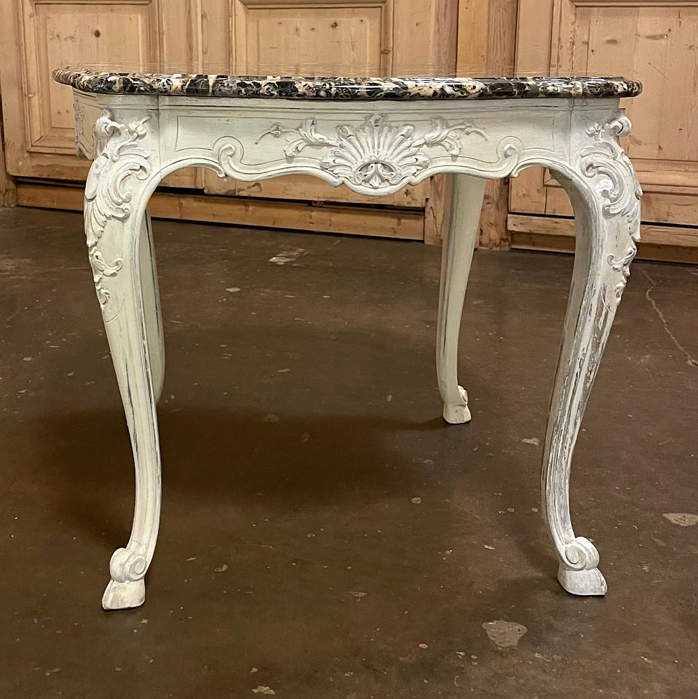Fin du XIXe siècle Table de style Régence française du 19ème siècle avec plateau en marbre peint en vente