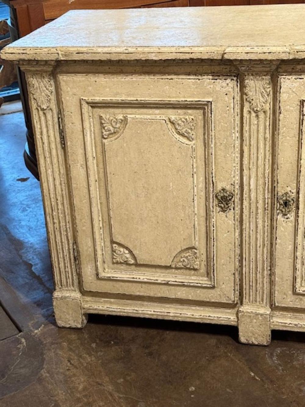Francese Credenza in quercia dipinta Regence francese del XIX secolo in vendita