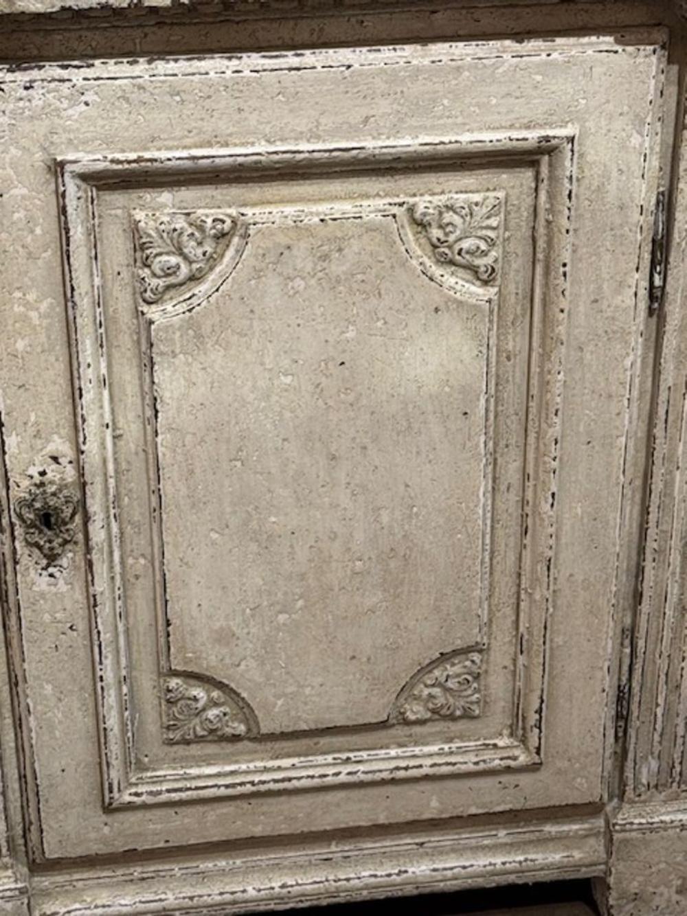 Credenza in quercia dipinta Regence francese del XIX secolo In condizioni buone in vendita a Dallas, TX