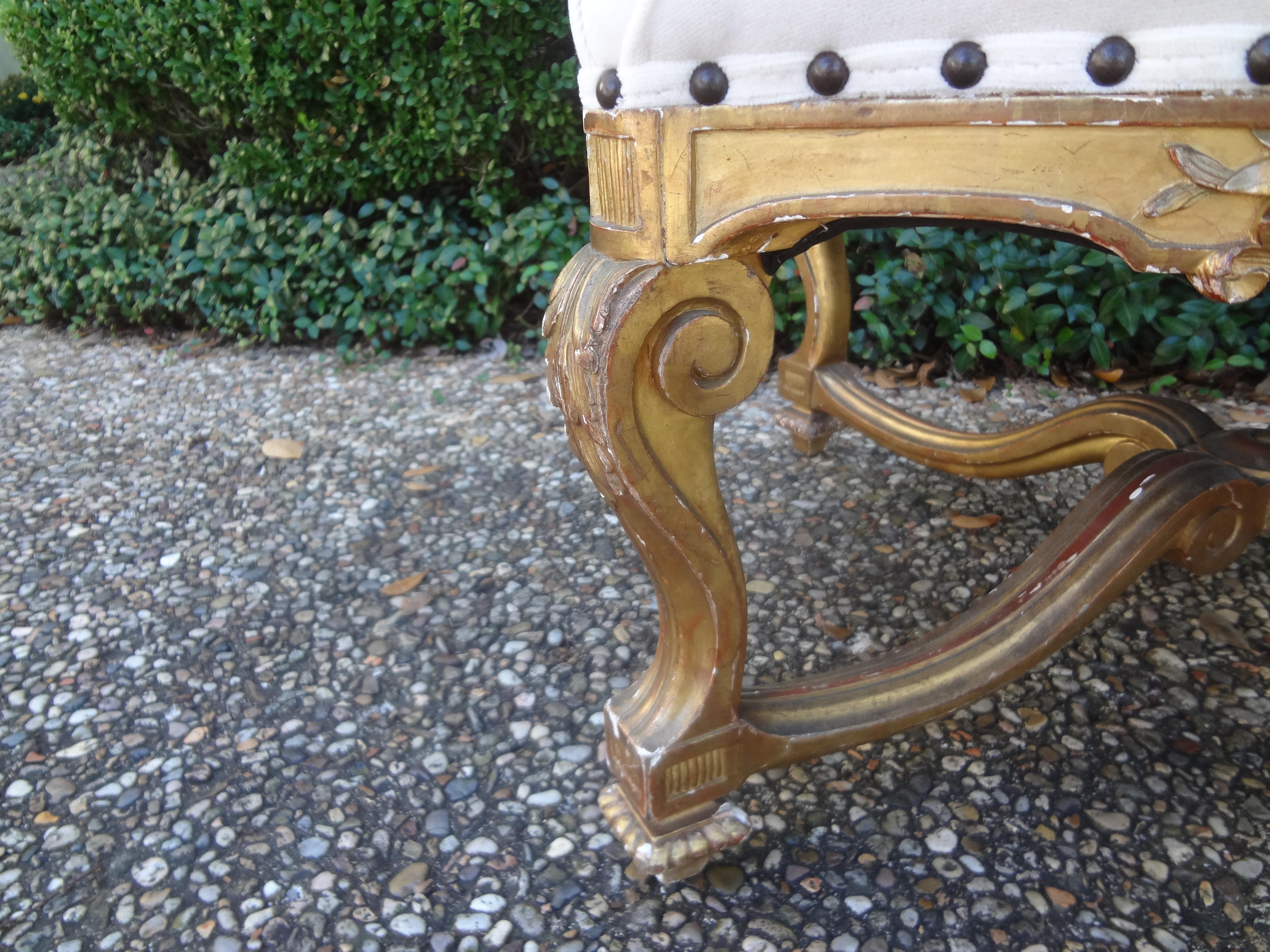 Banc en bois doré de style Régence française du 19ème siècle en vente 1