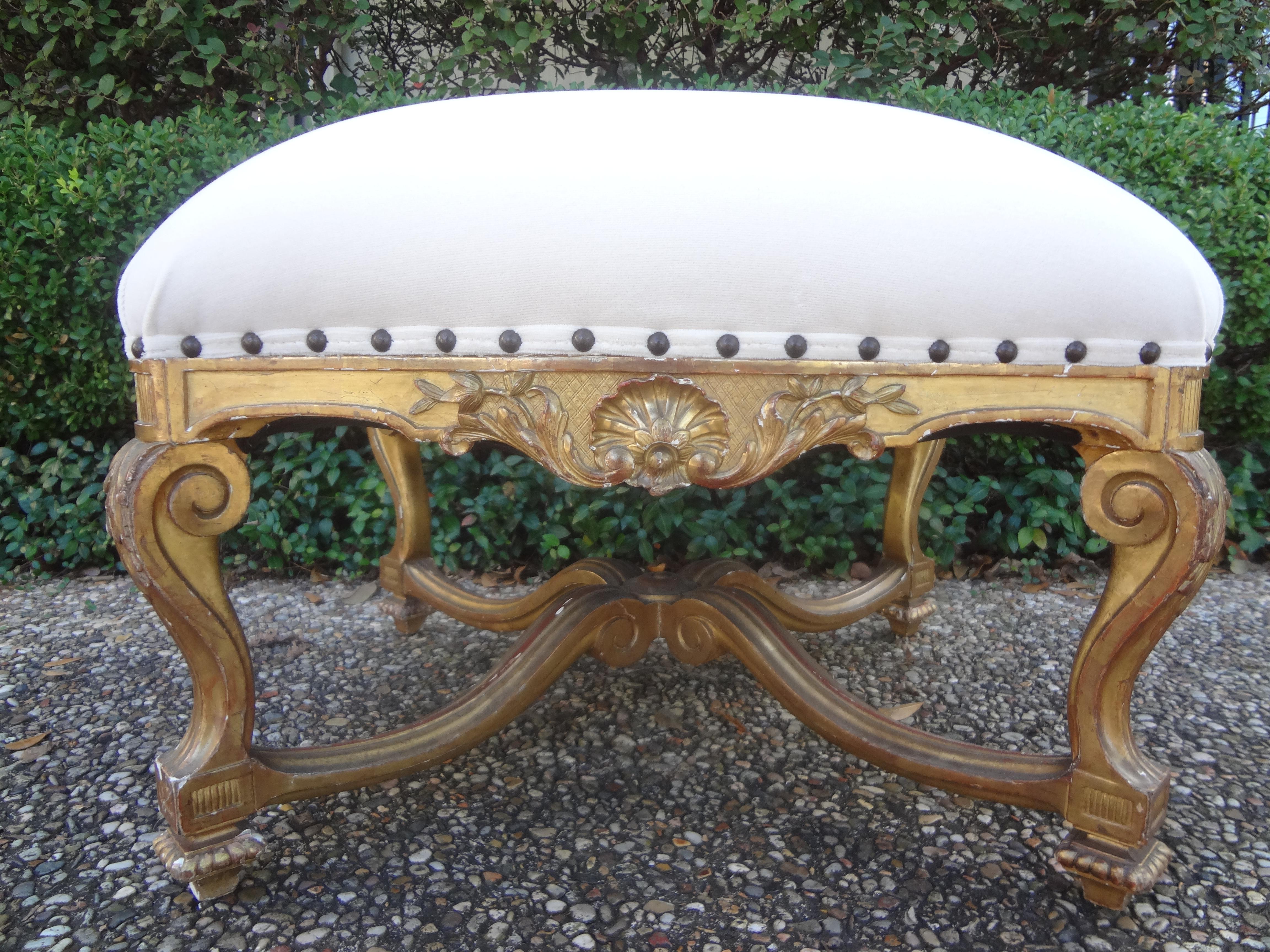 Banc en bois doré de style Régence française du 19ème siècle en vente 3