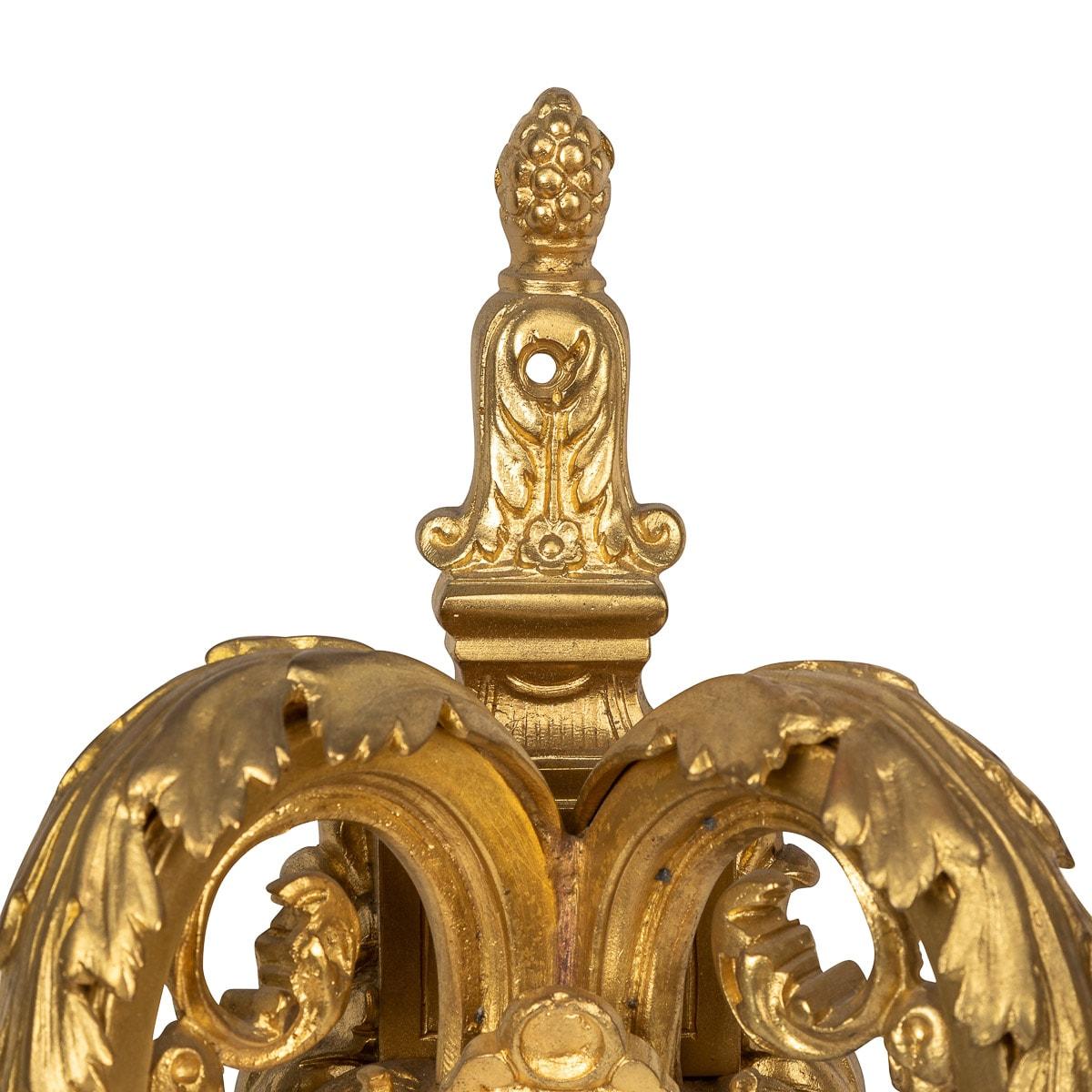 Appliques de style Régence en bronze doré du 19e siècle, vers 1830 en vente 1