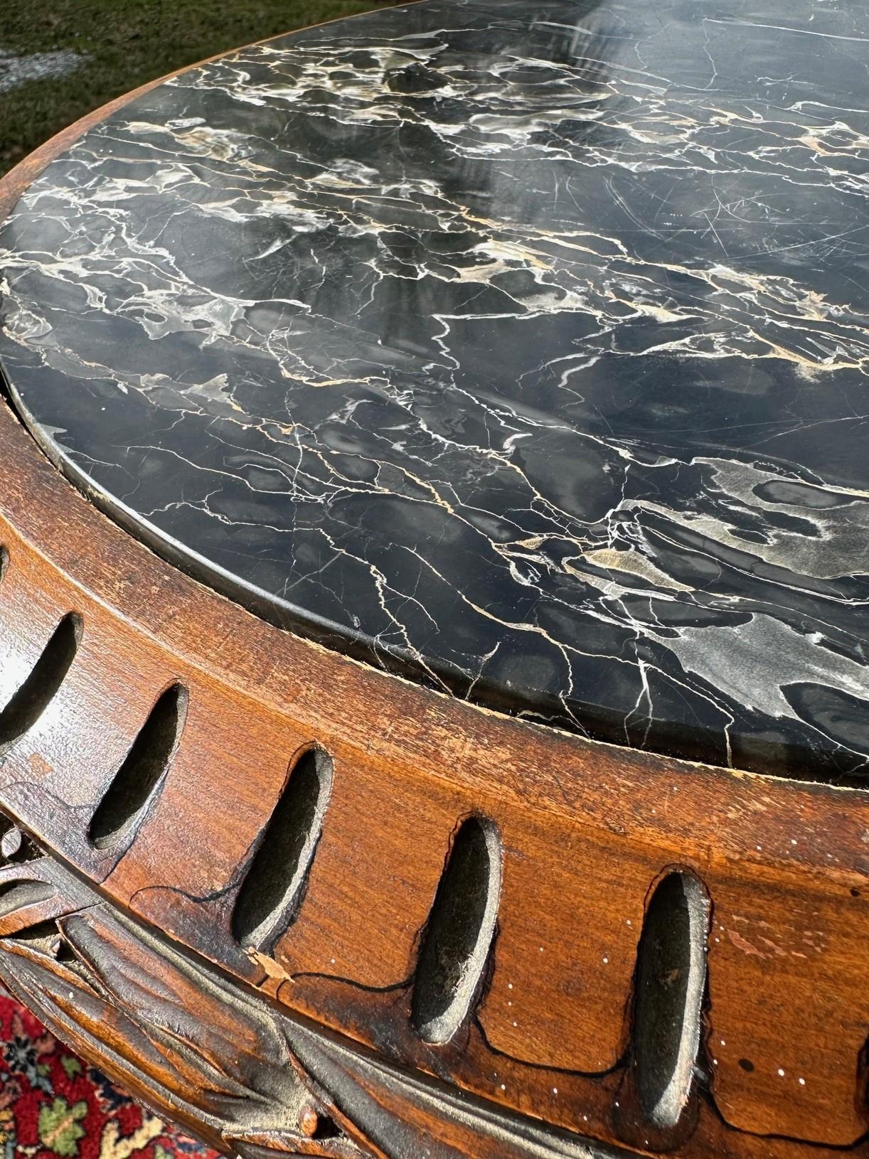 19th Century French Regence Style Round Marble Top Side Table. For Sale 4