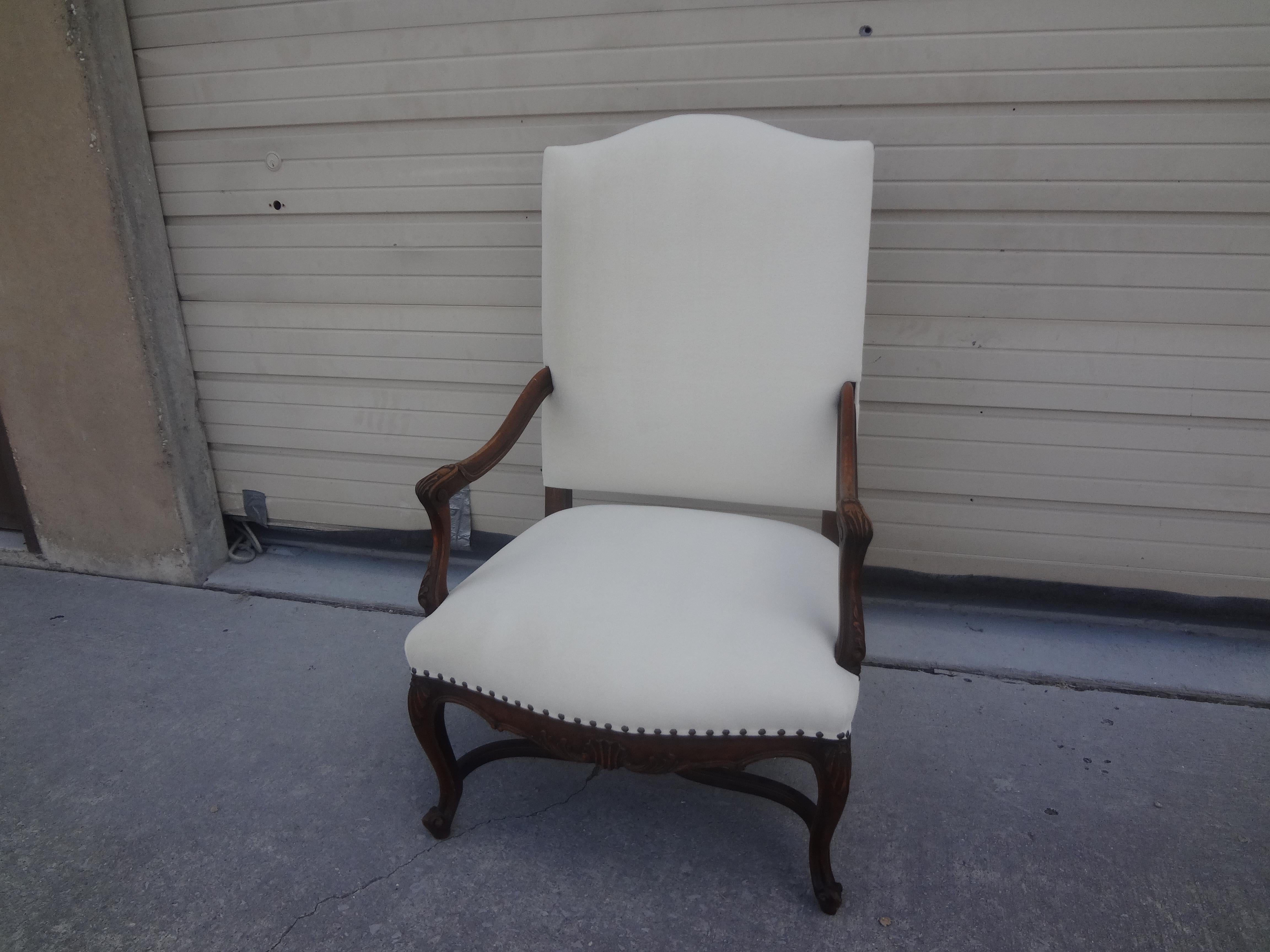 Régence 19th Century French Regence Style Walnut Chair For Sale