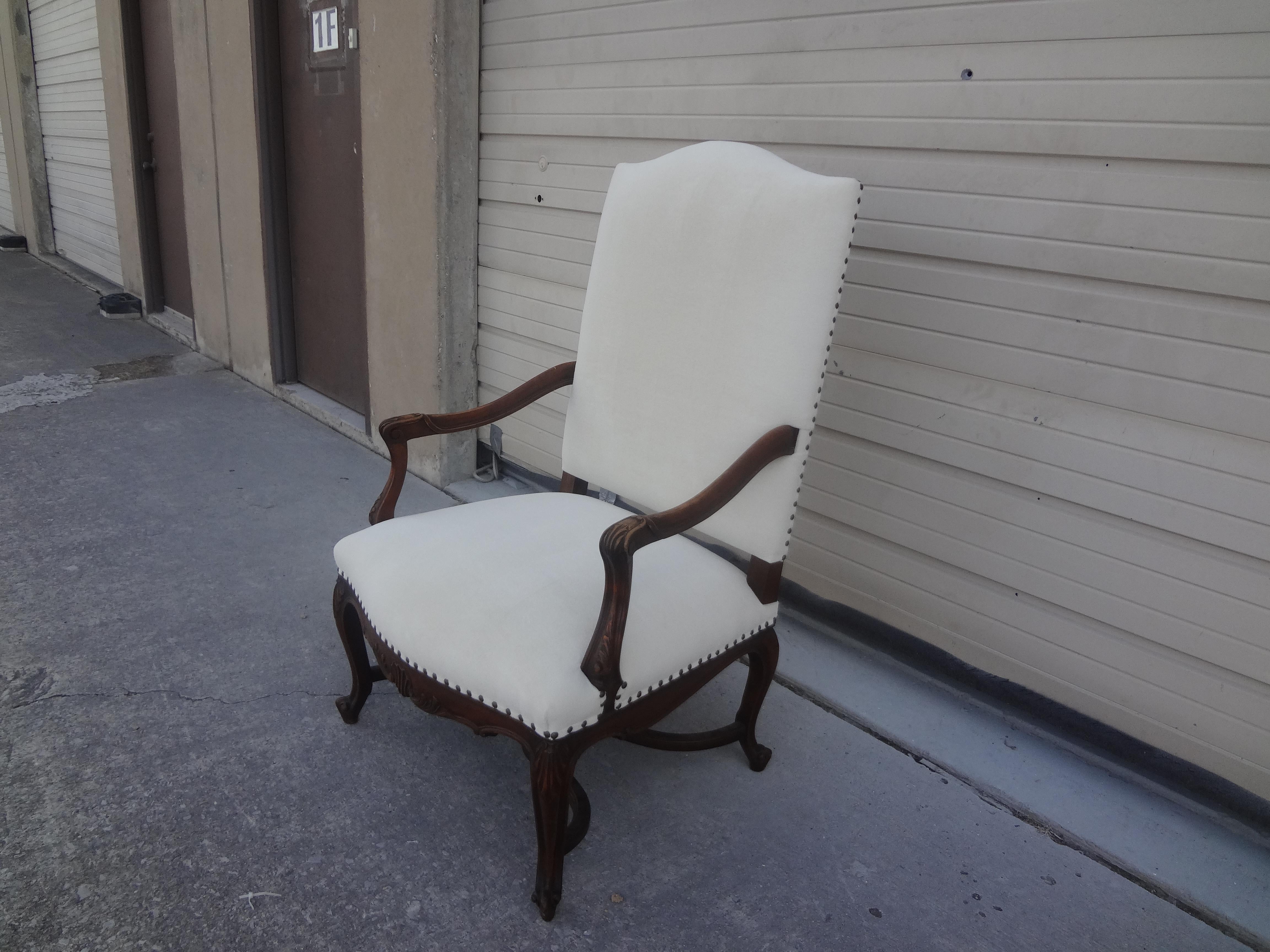 19th Century French Regence Style Walnut Chair For Sale 1