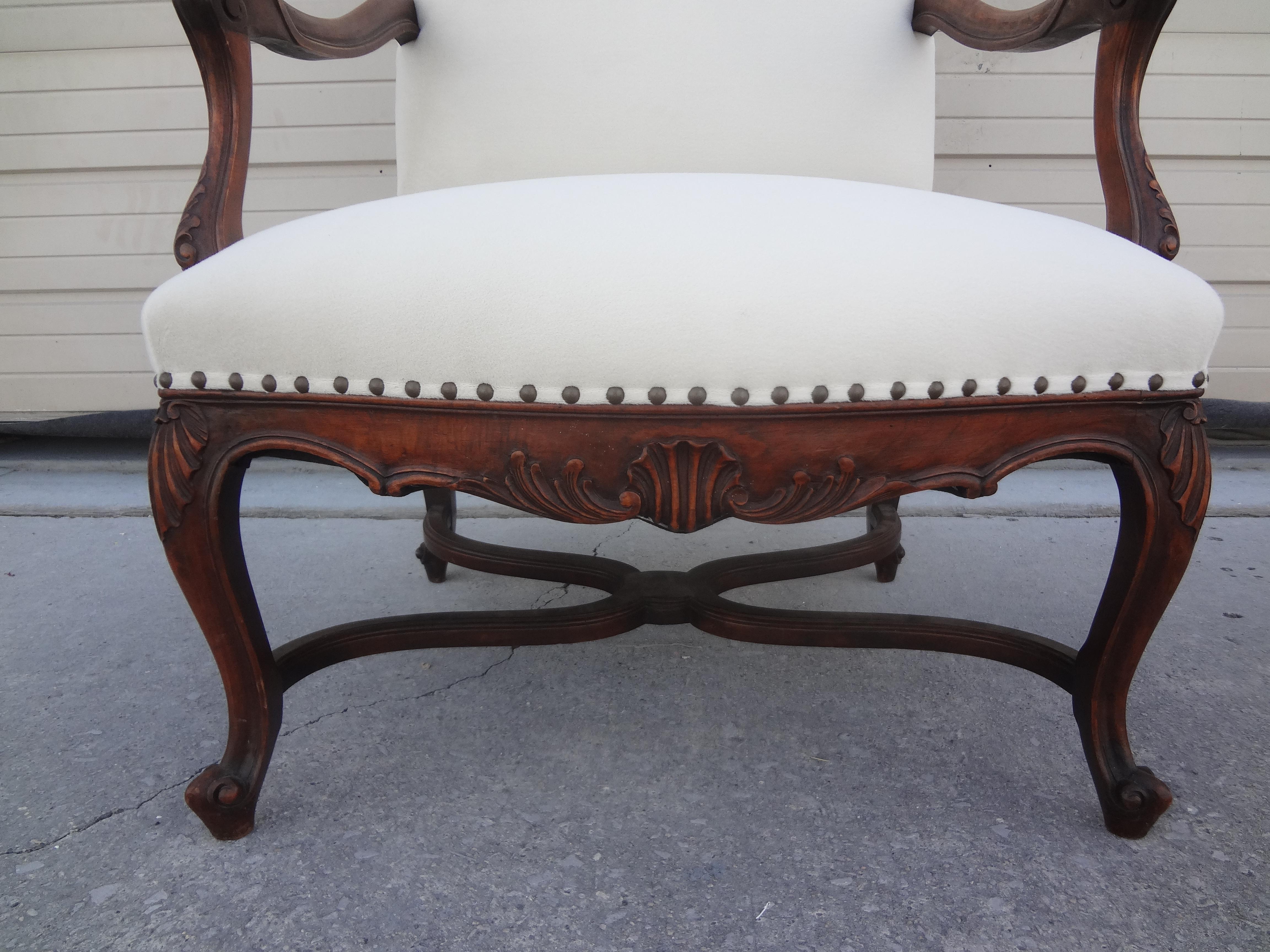 19th Century French Regence Style Walnut Chair For Sale 4