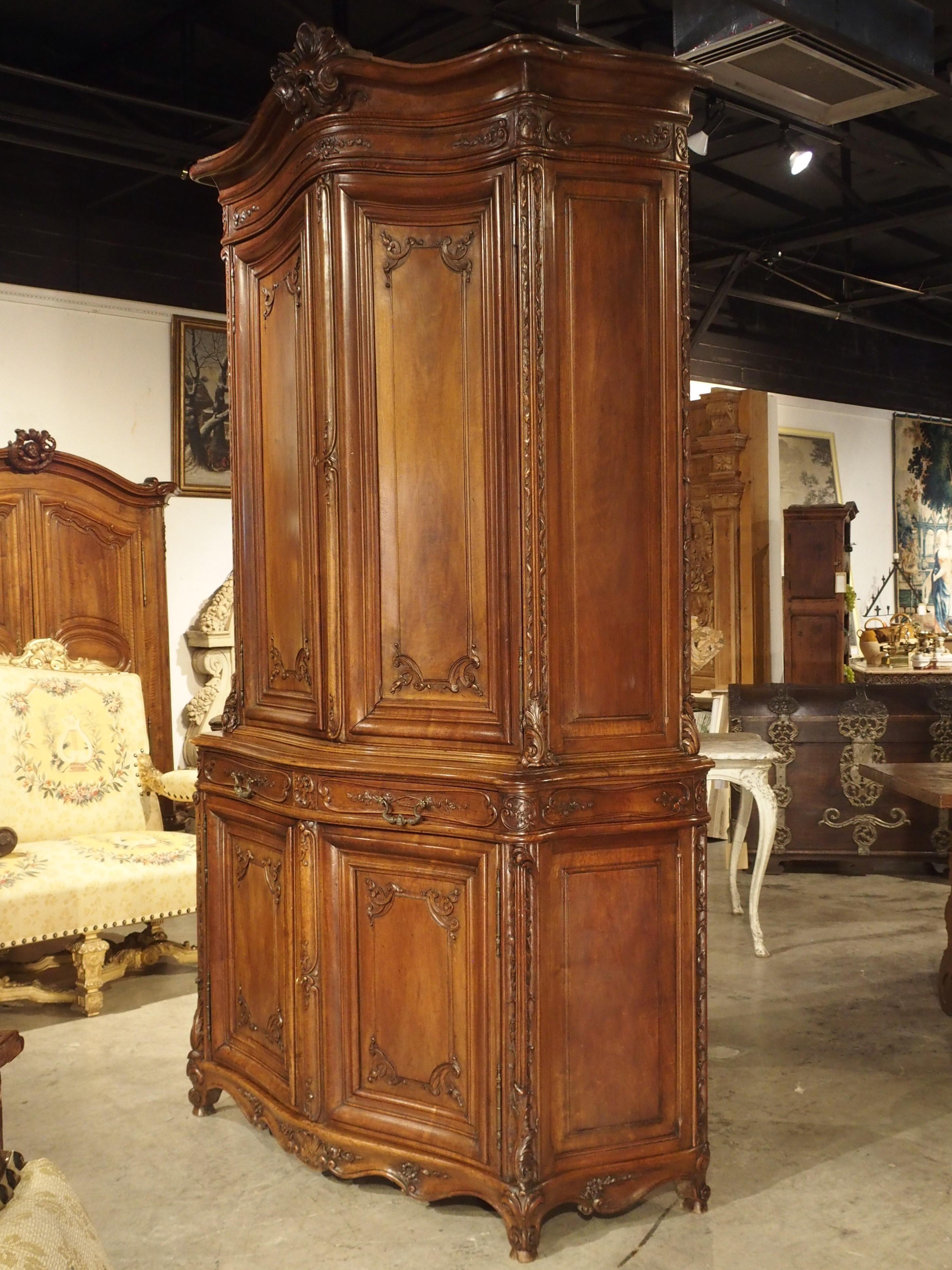 19th Century French Regence Style Walnut Wood Buffet Deux Corps 12