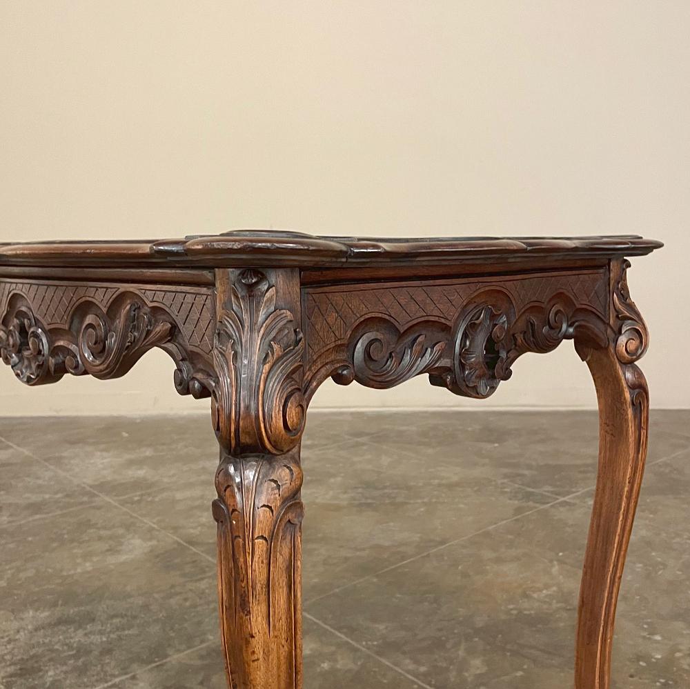 19th Century French Regence Walnut End Table, Side Table For Sale 6
