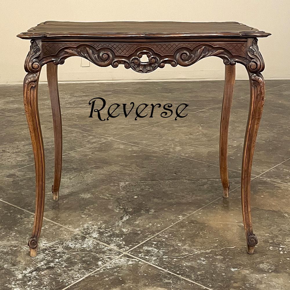 19th Century French Regence Walnut End Table, Side Table In Good Condition For Sale In Dallas, TX