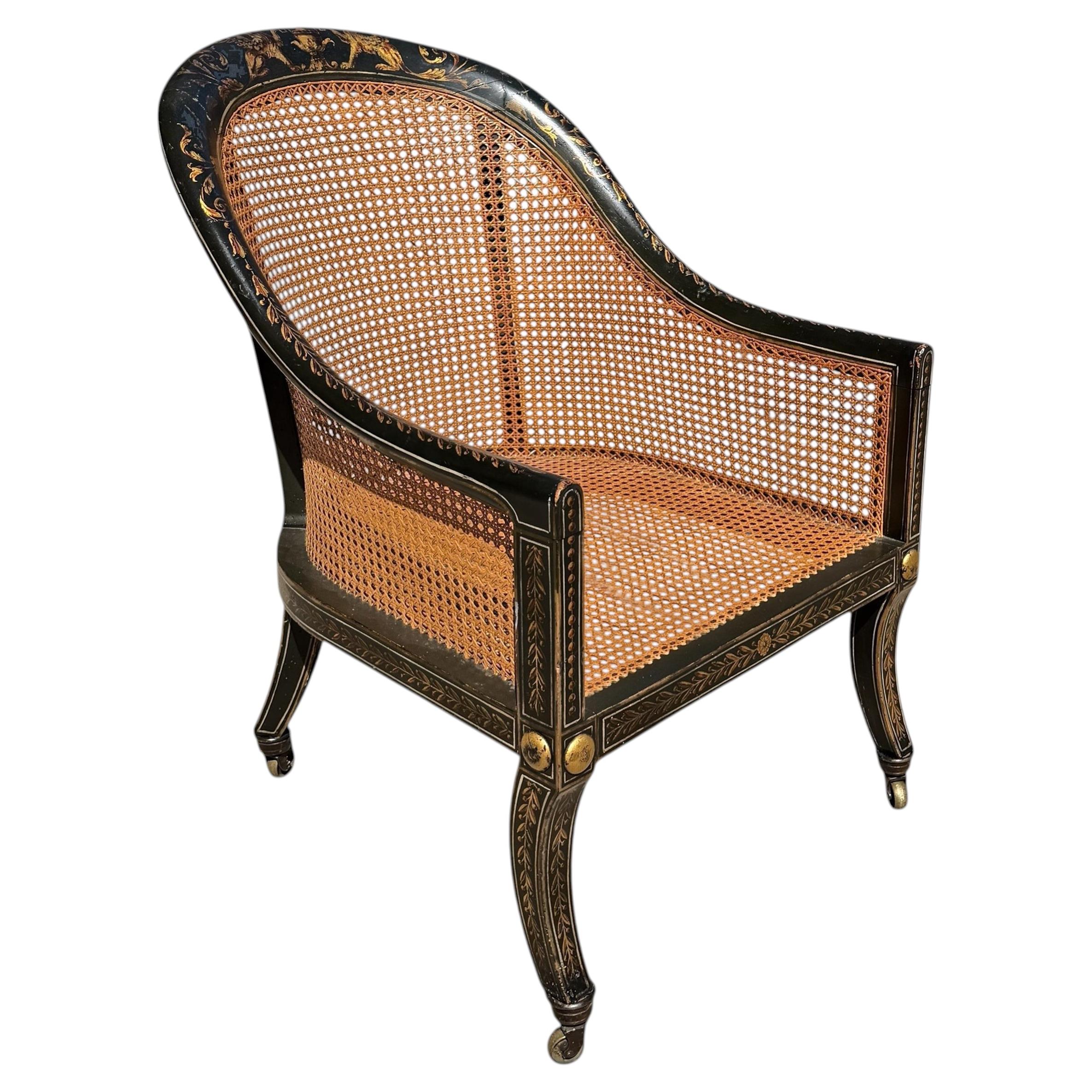 Chaise à baignoire du 19e siècle de style Régence française, peinte en doré et cannelée