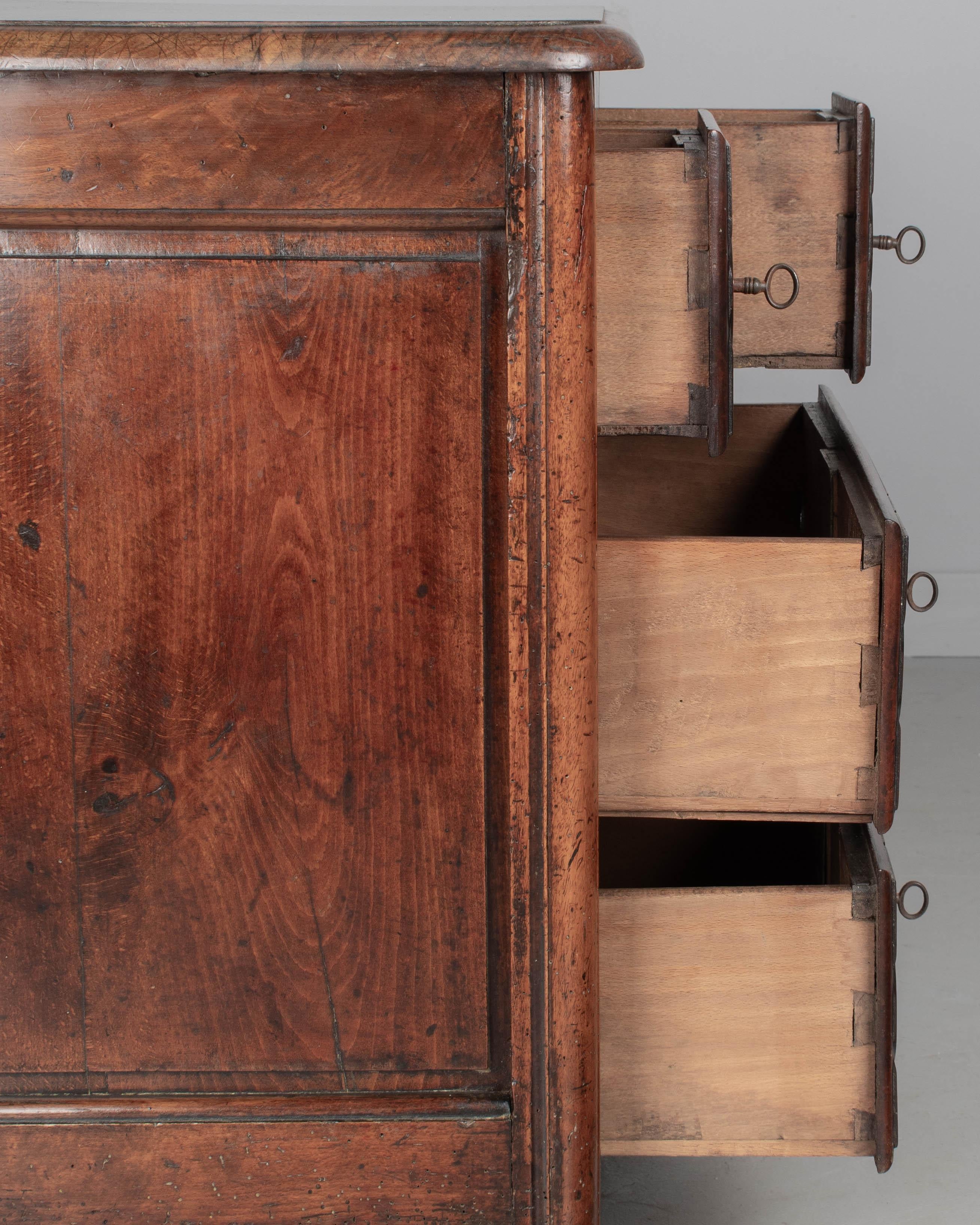 Commode parigino in stile Reggenza francese del XIX secolo in vendita 5