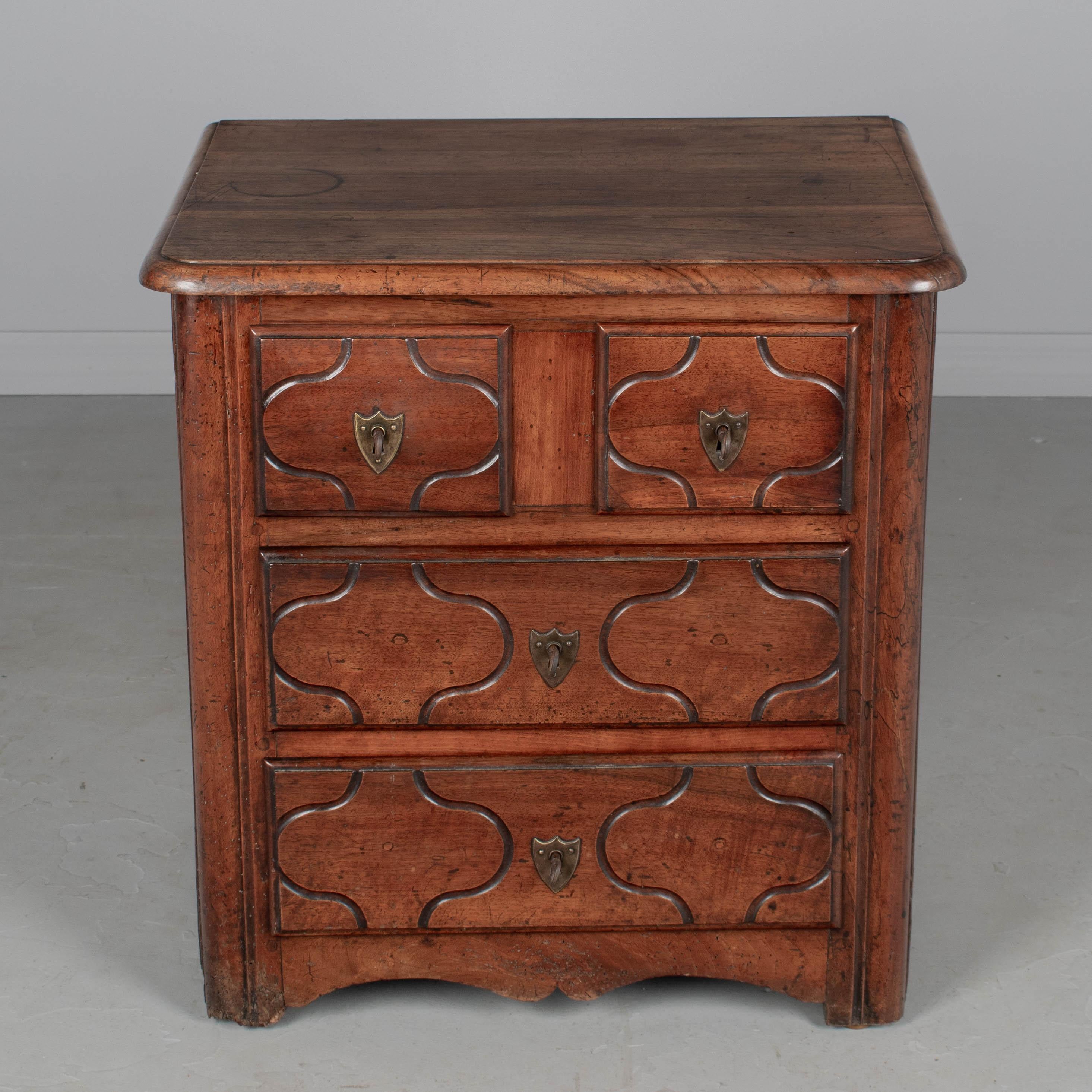 Bronzo Commode parigino in stile Reggenza francese del XIX secolo in vendita