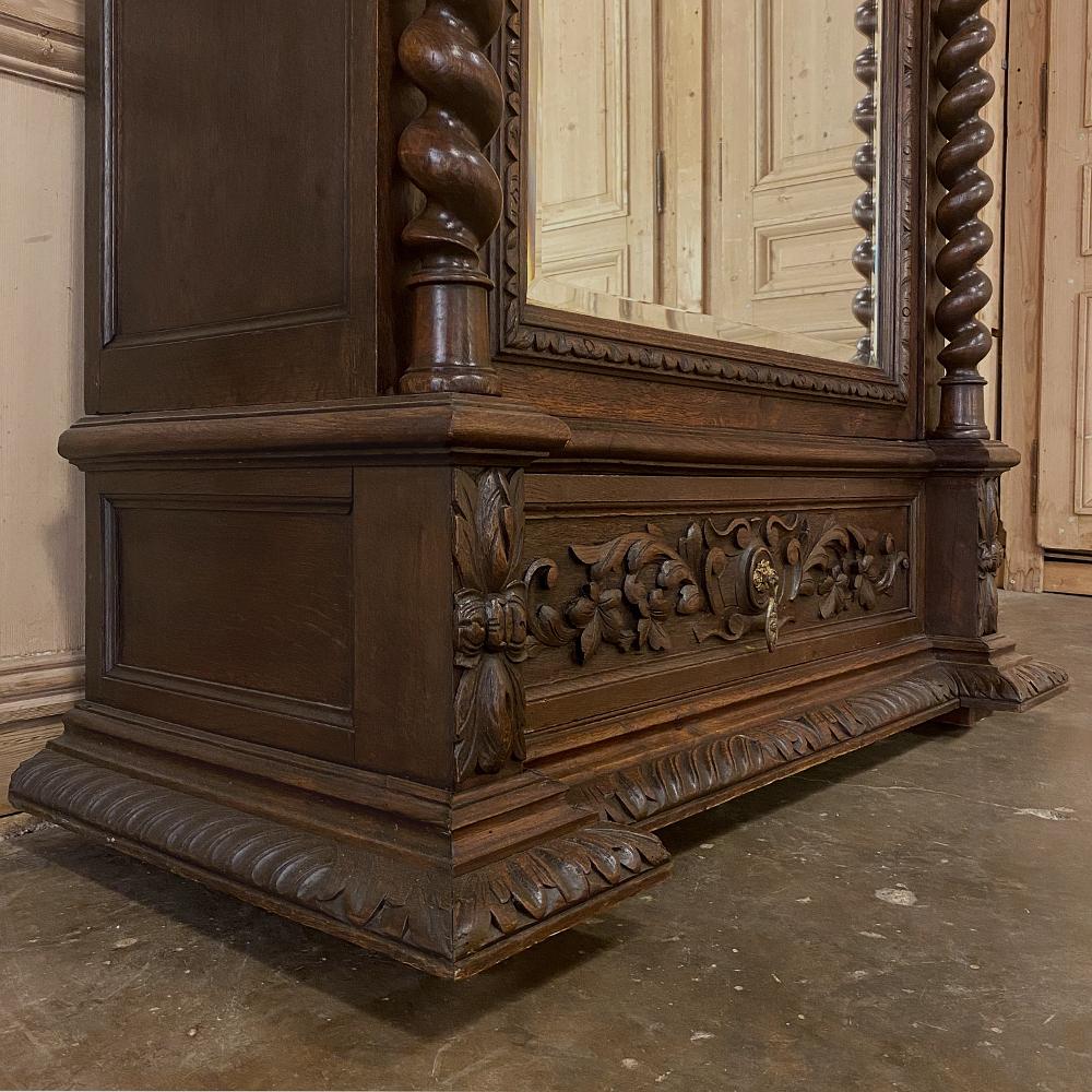 Armoire rinascimentale francese del XIX secolo con torsione d'orzo In condizioni buone in vendita a Dallas, TX