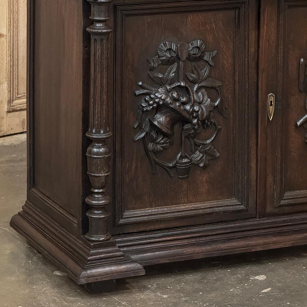 Oak 19th Century French Renaissance Buffet For Sale