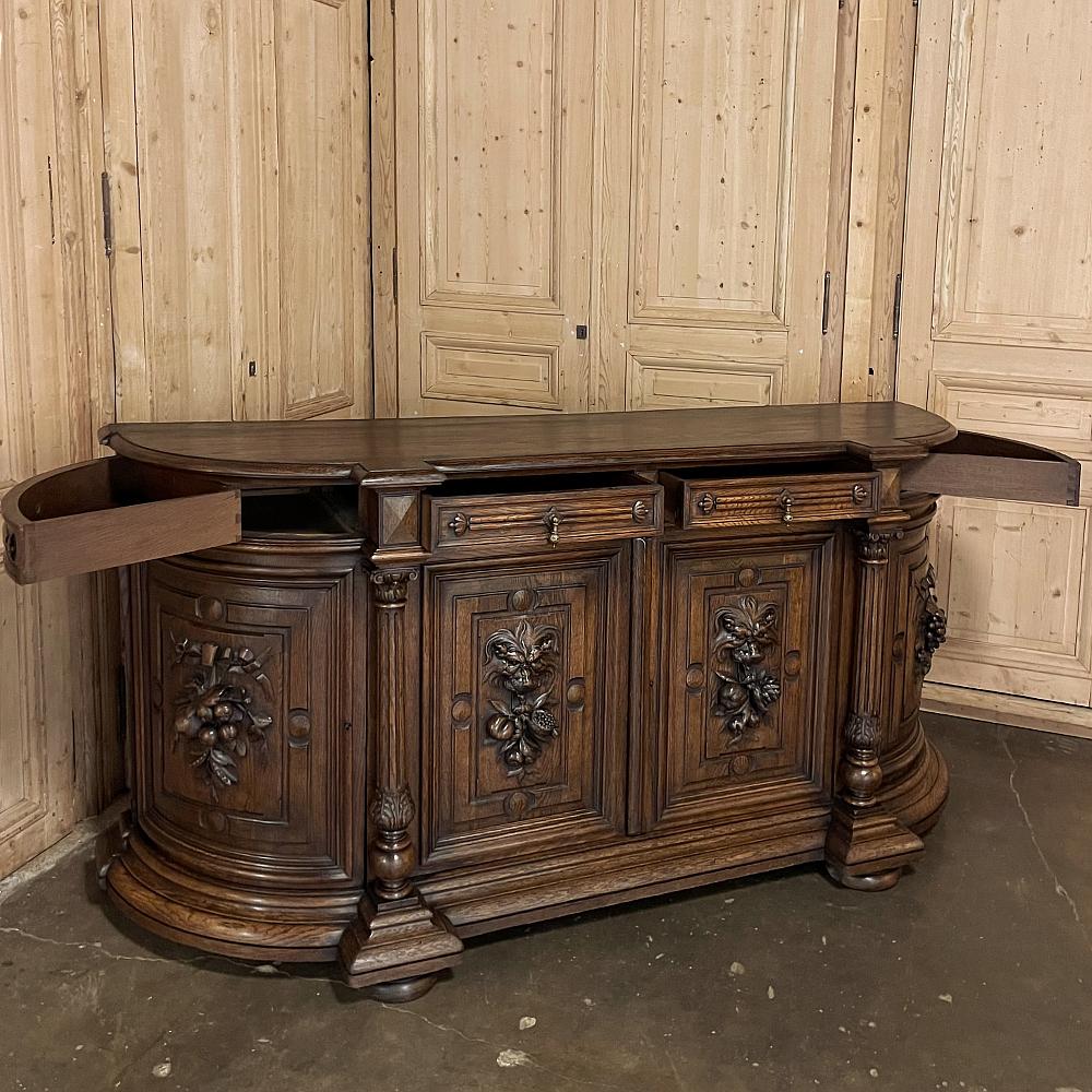 19th Century French Renaissance Buffet with Rounded Sides In Good Condition In Dallas, TX