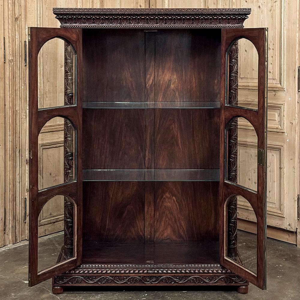 Libreria francese rinascimentale in noce intagliata del XIX secolo ~ Vitrine in vendita 9