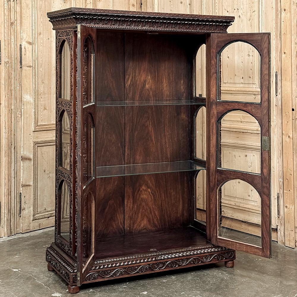 Libreria francese rinascimentale in noce intagliata del XIX secolo ~ Vitrine in vendita 10
