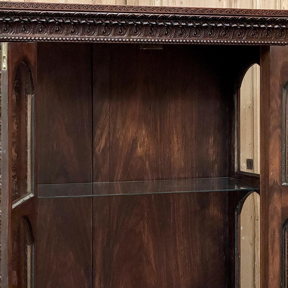 Libreria francese rinascimentale in noce intagliata del XIX secolo ~ Vitrine in vendita 11