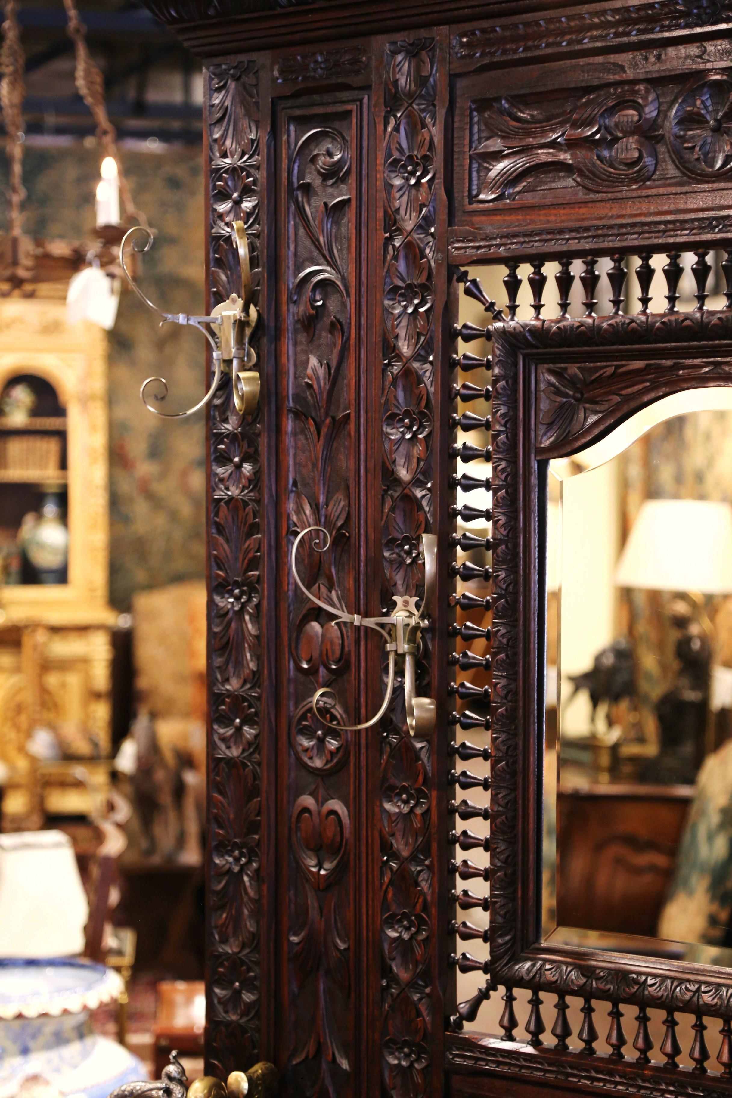 19th Century French Renaissance Carved Walnut Halltree Bench and Umbrella Stand In Excellent Condition In Dallas, TX